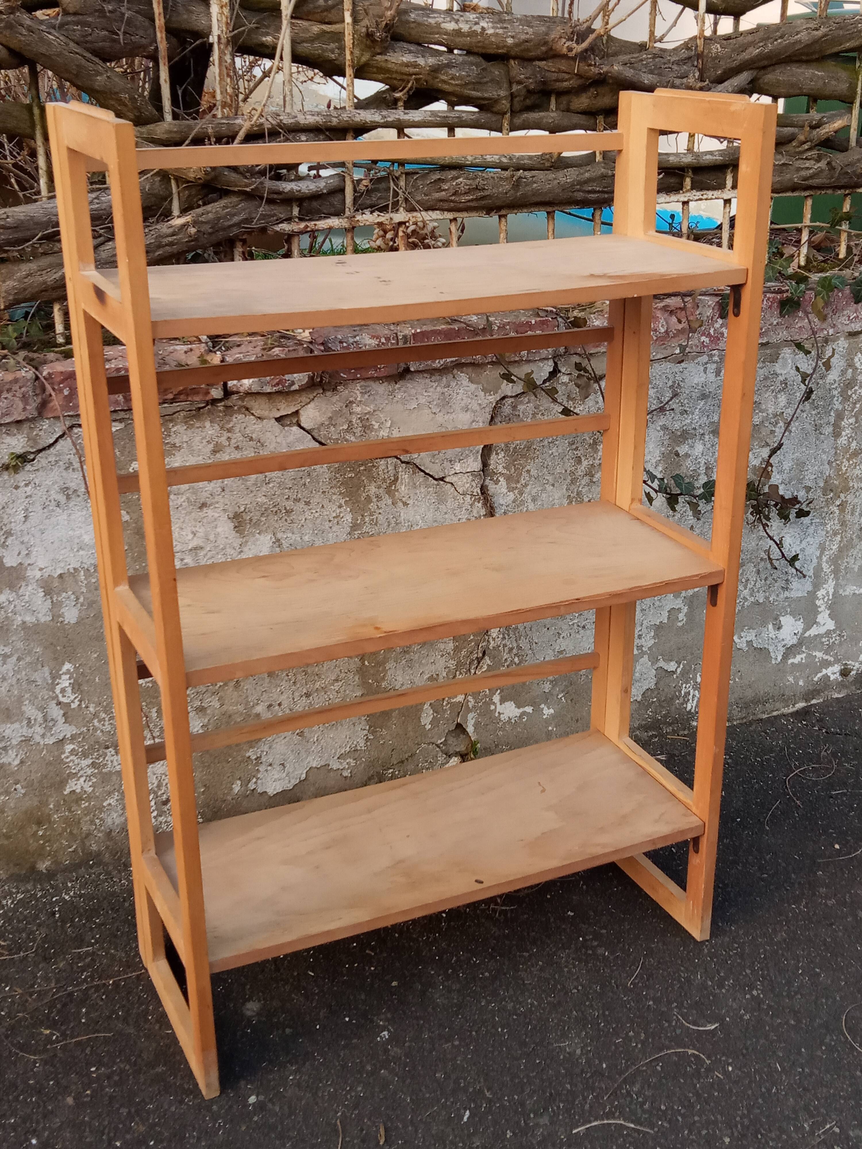 Folding bookseller's shelf