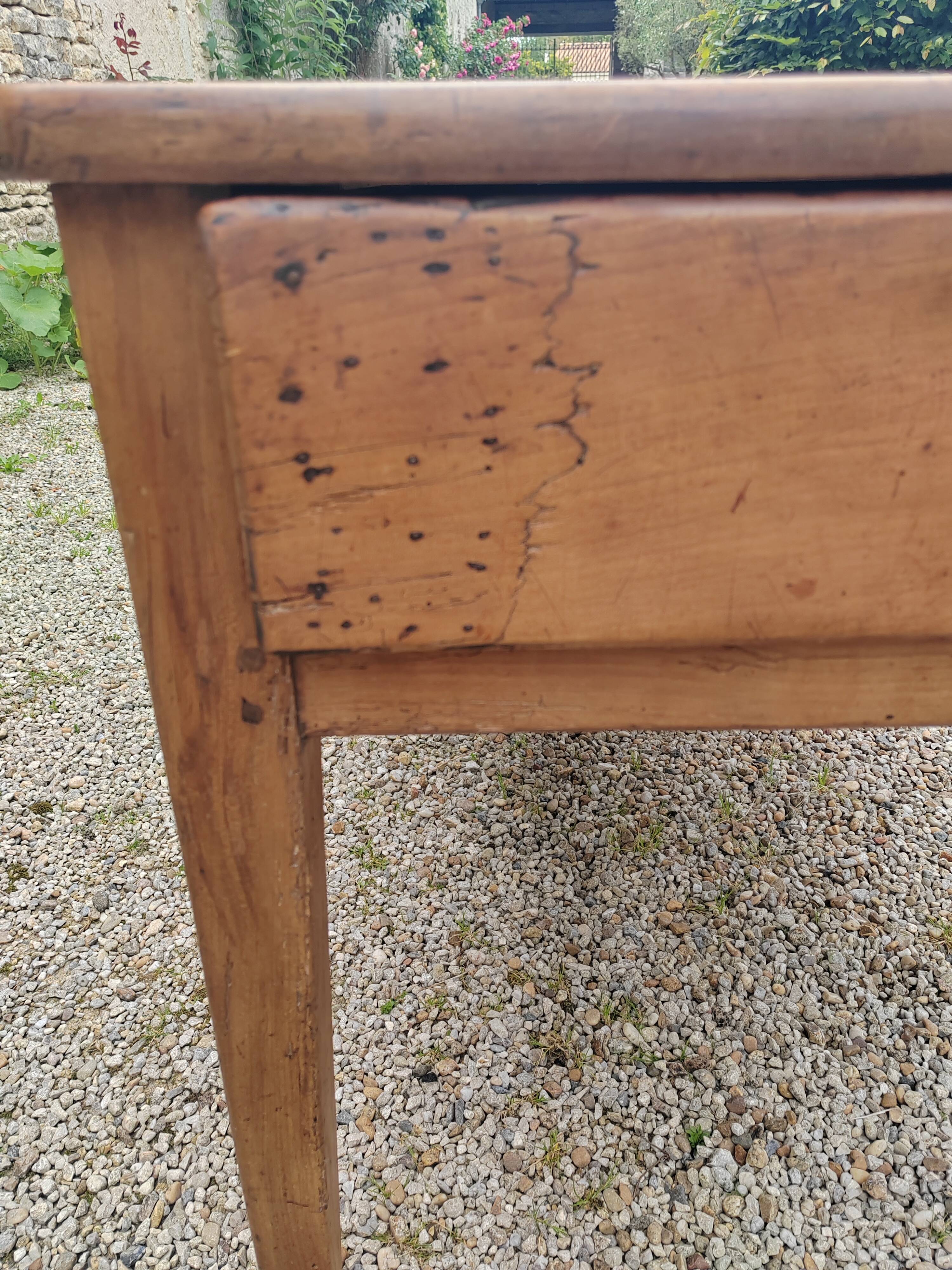 Table de ferme et 8 chaises