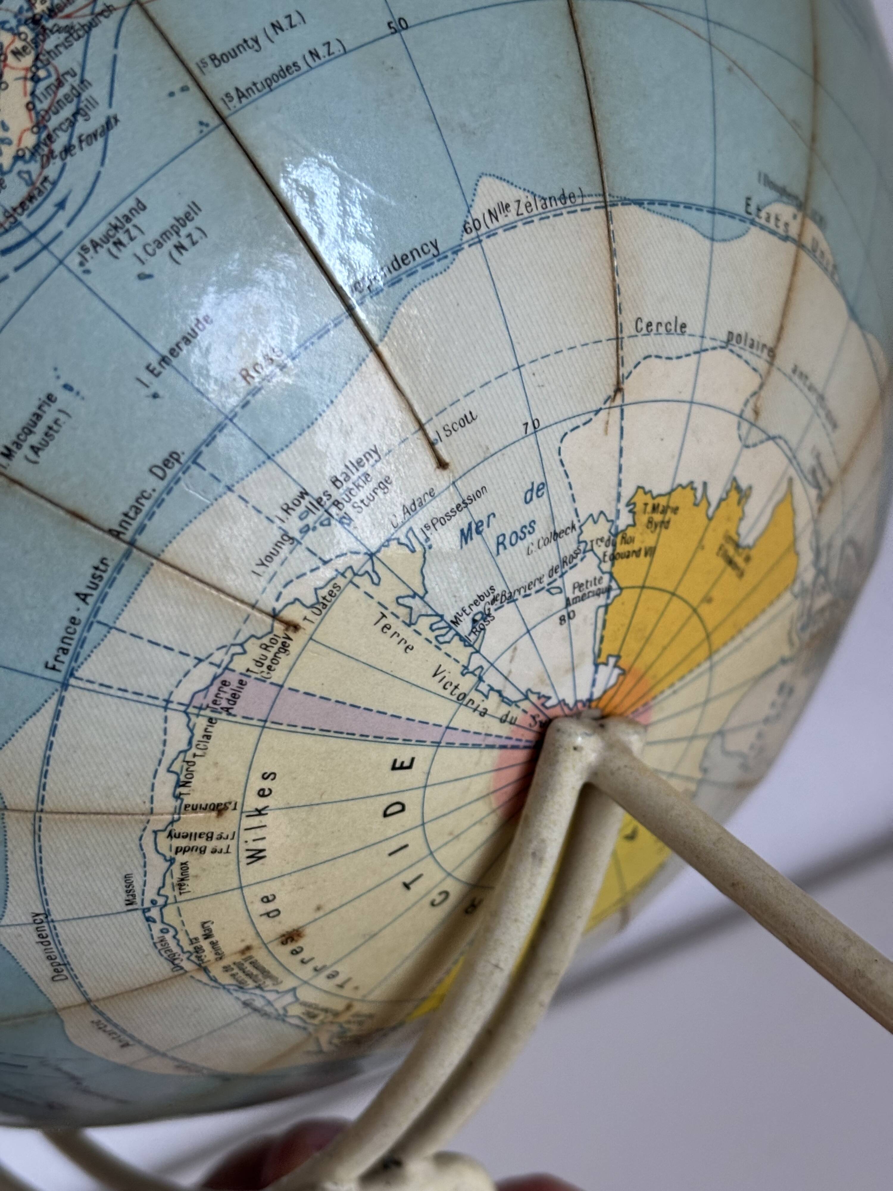 Vintage 1960 terrestrial globe by Girard Barrère in cream - 35 cm