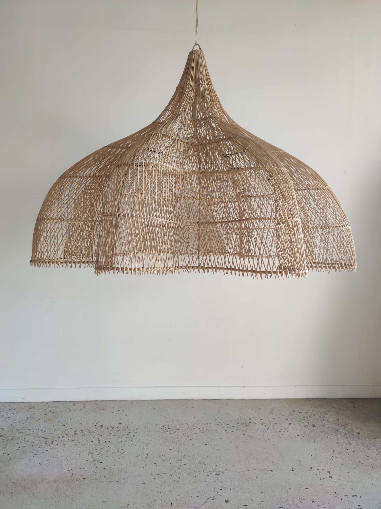 Huge rattan suspension in the shape of a corolla H:1m; D: 1m50