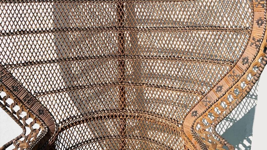 Fauteuil ' paon ' Emmanuelle XL. Vintage 70s