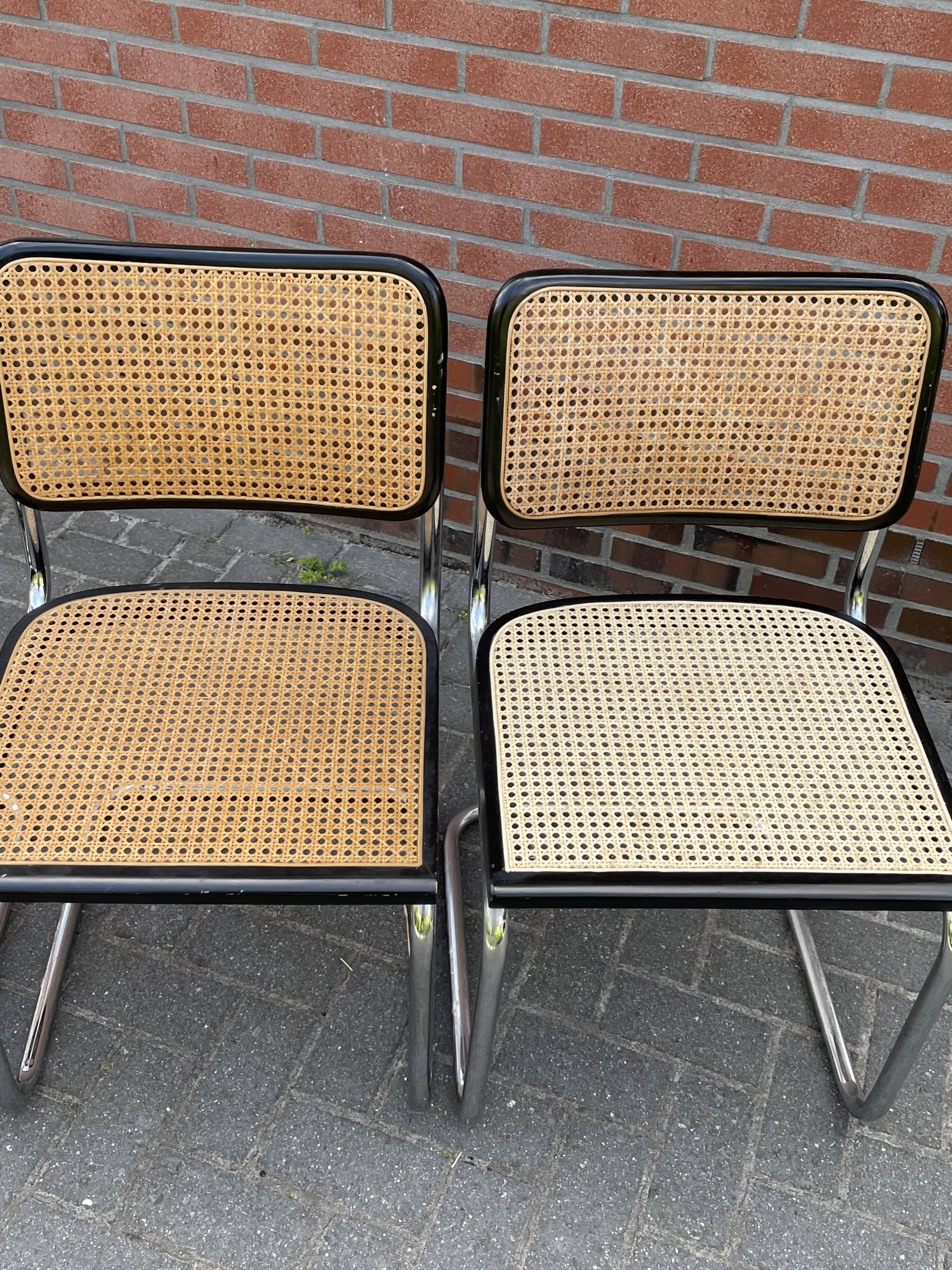 Set of 4 vintage chairs  Cesca B32 in black and chrome