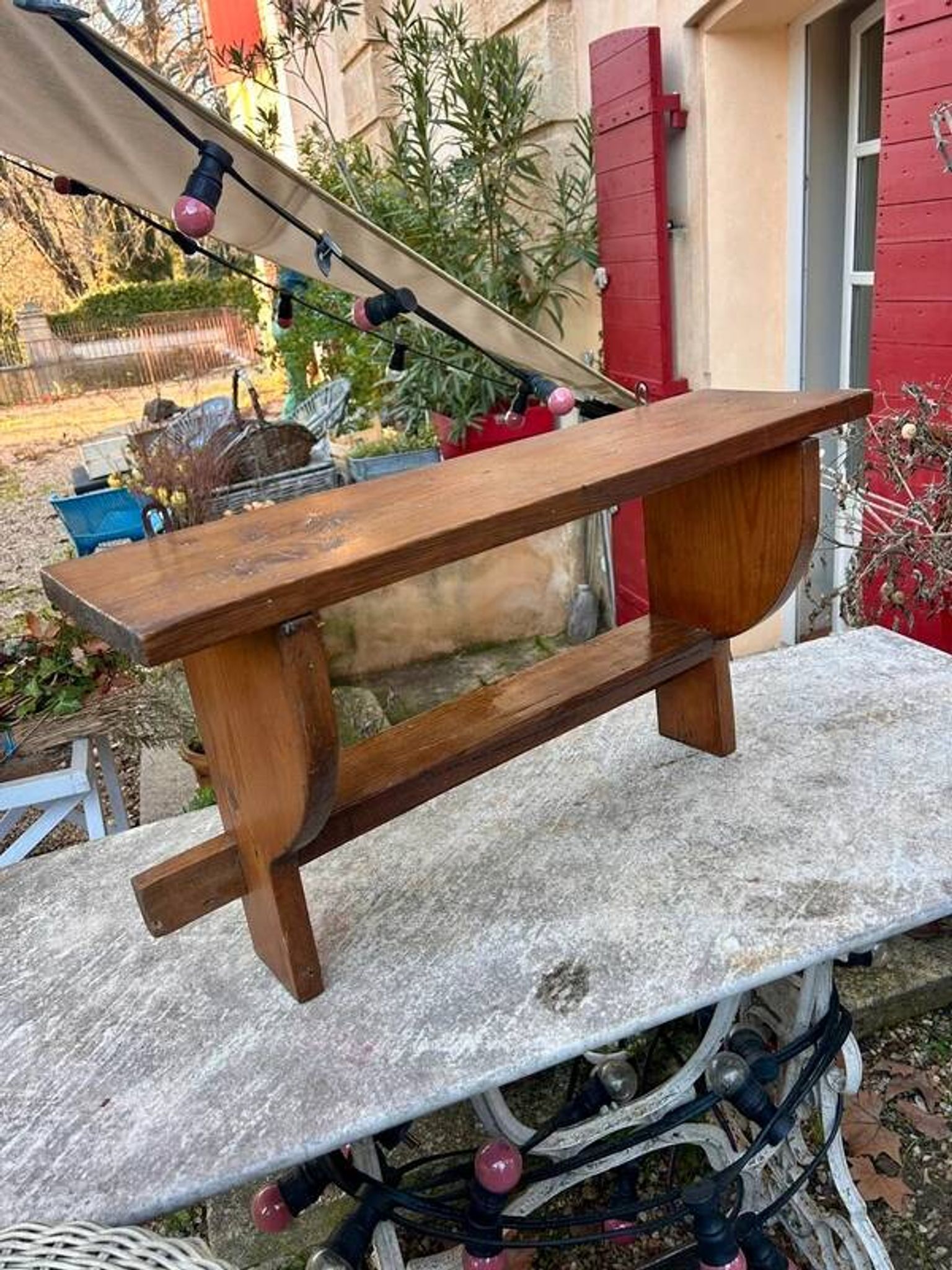 Wall shelf