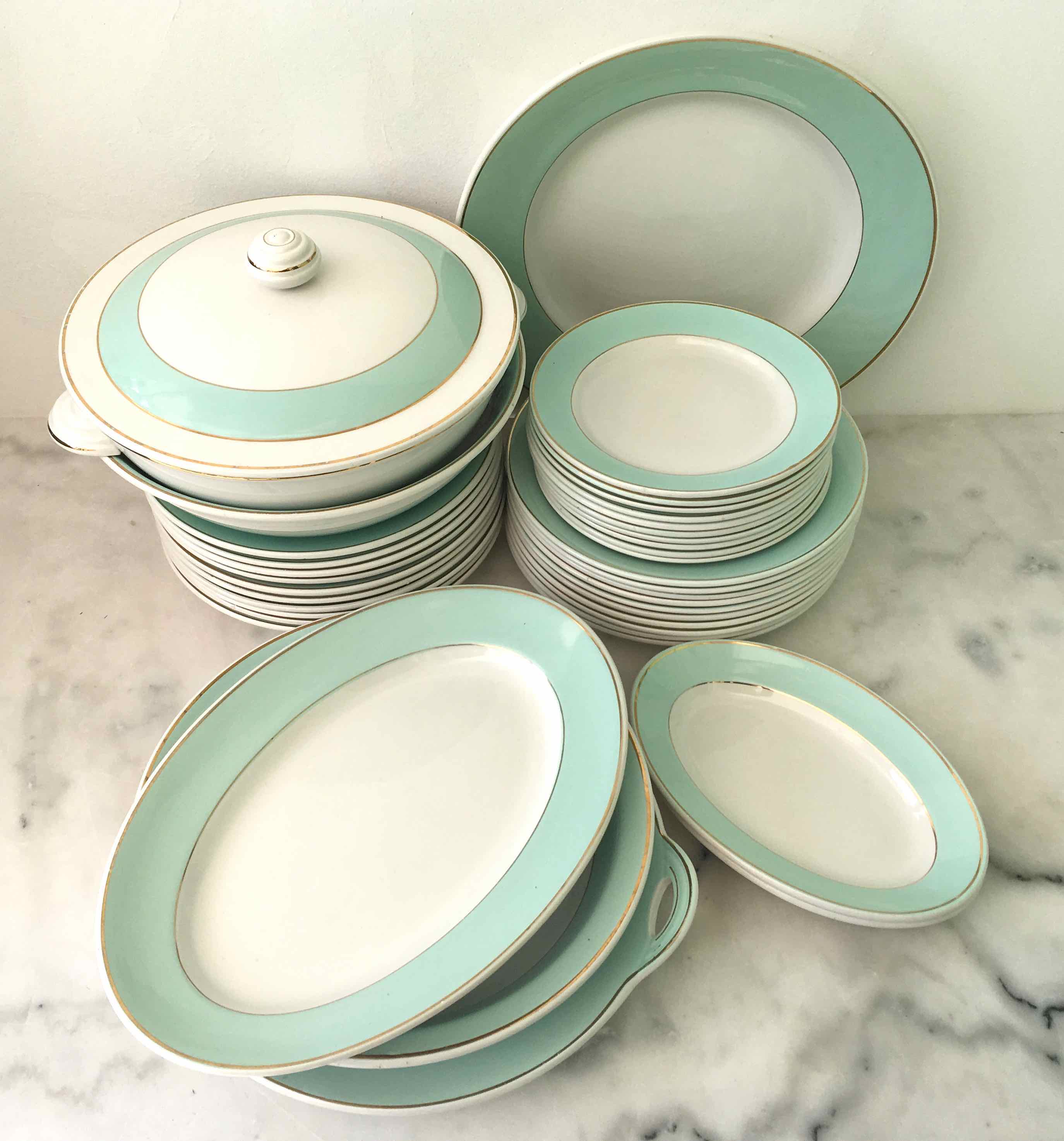 Service plates Lunéville 37 pieces for 10 people
