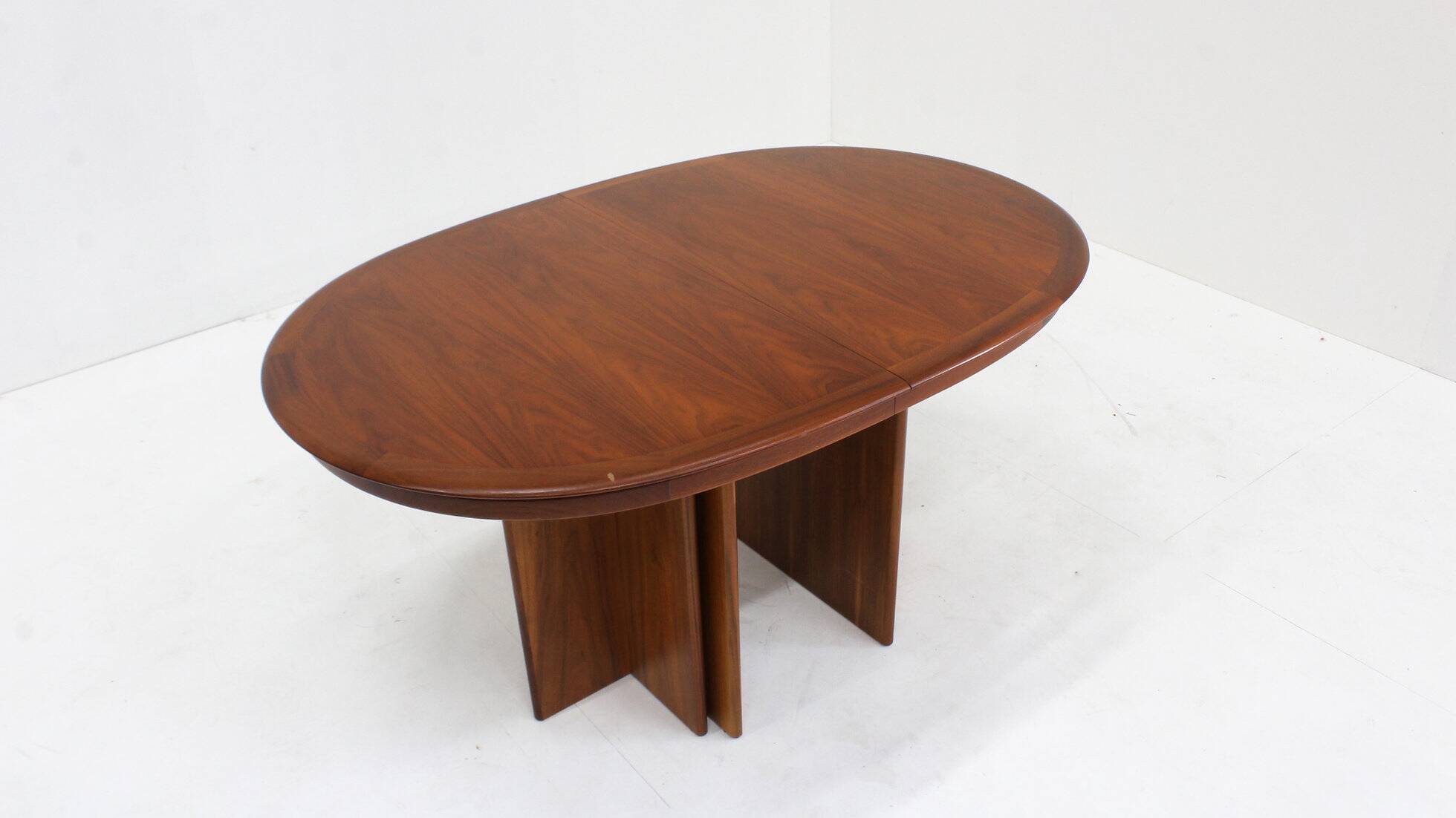 Vintage oval extendable dining table 1960s