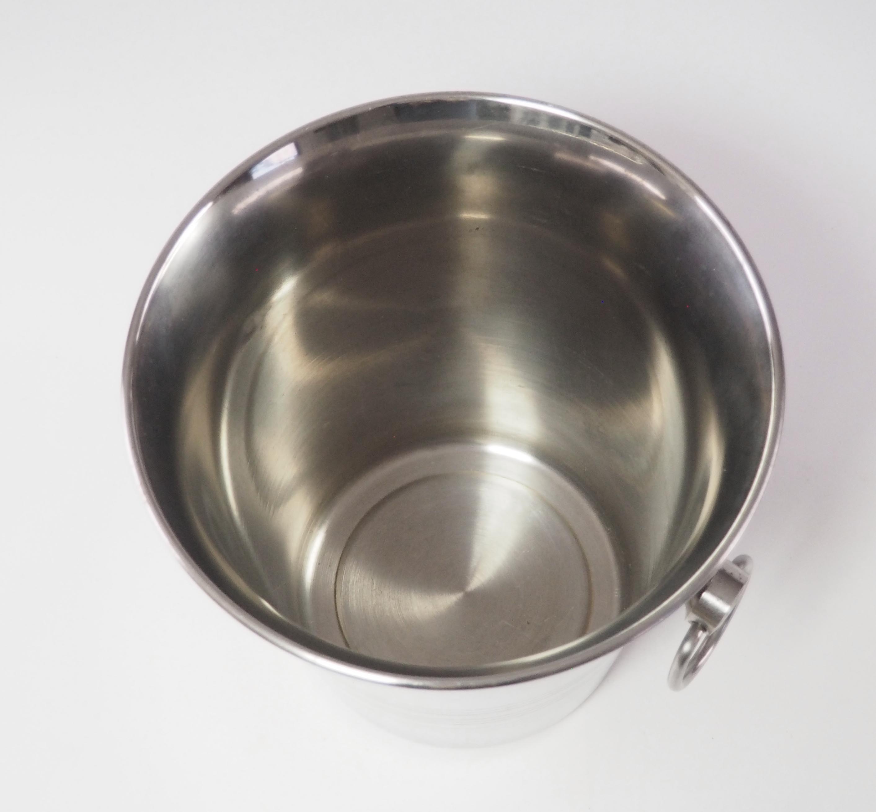Classic champagne bucket