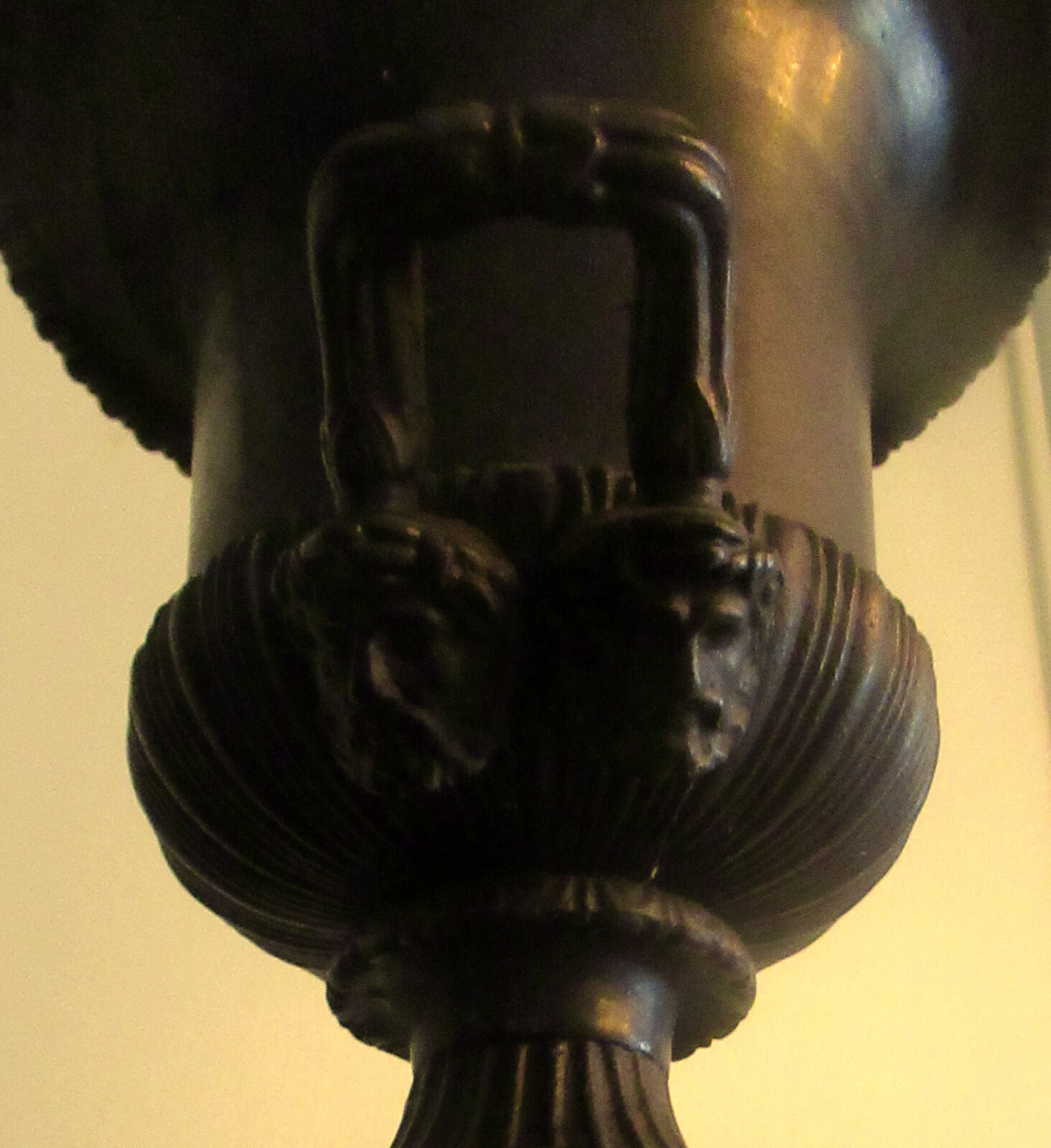 Pair of Medici vases, cast iron, on base