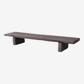 Table basse antique en bois de style wabi-sabi