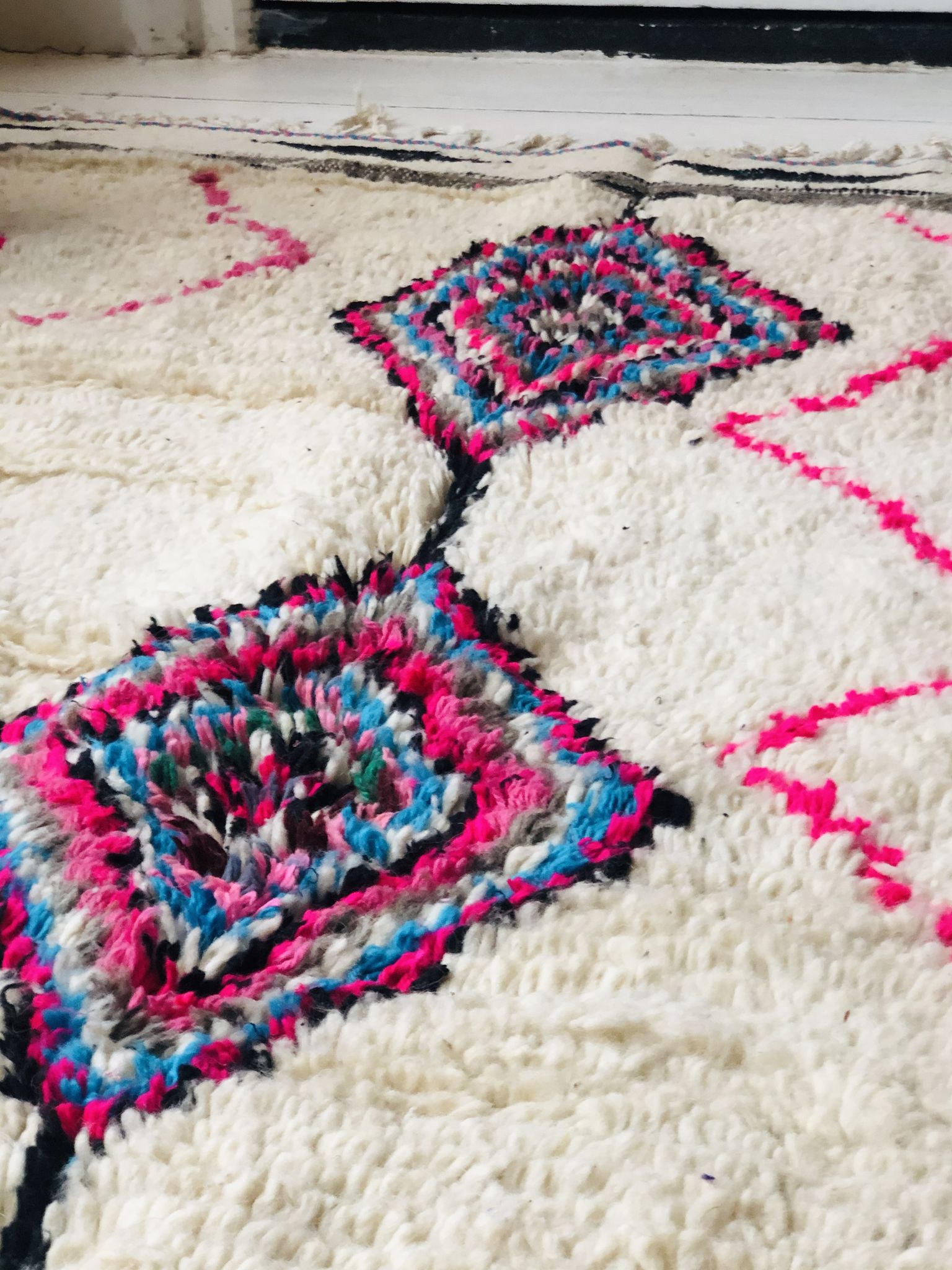 100% wool rug, handmade 225x150cm