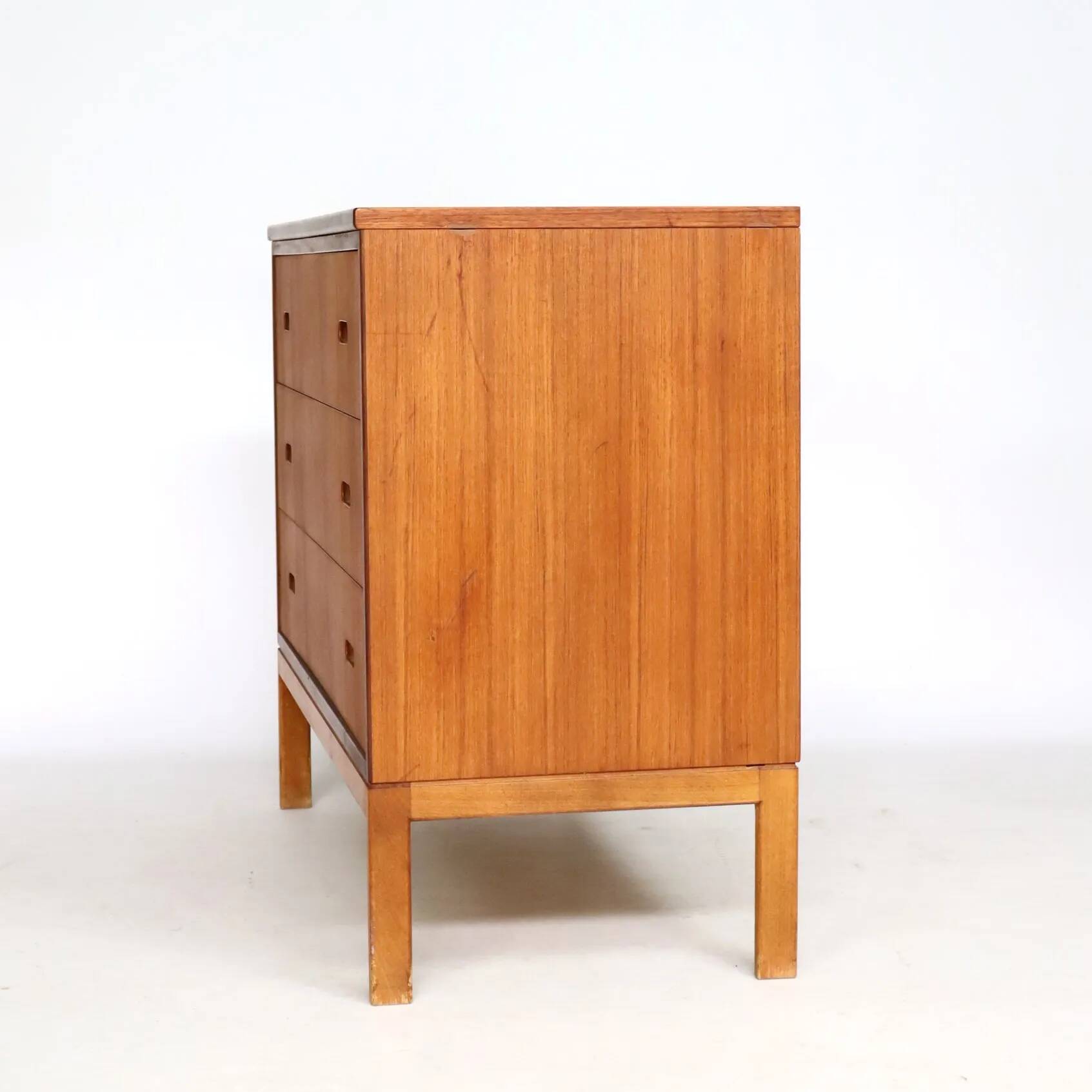 Commode scandinave en teck