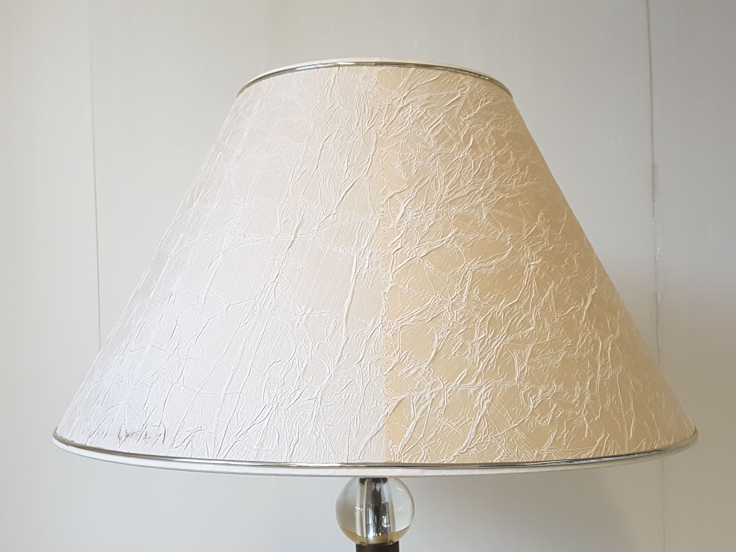 Art deco floor lamp in oak and glass