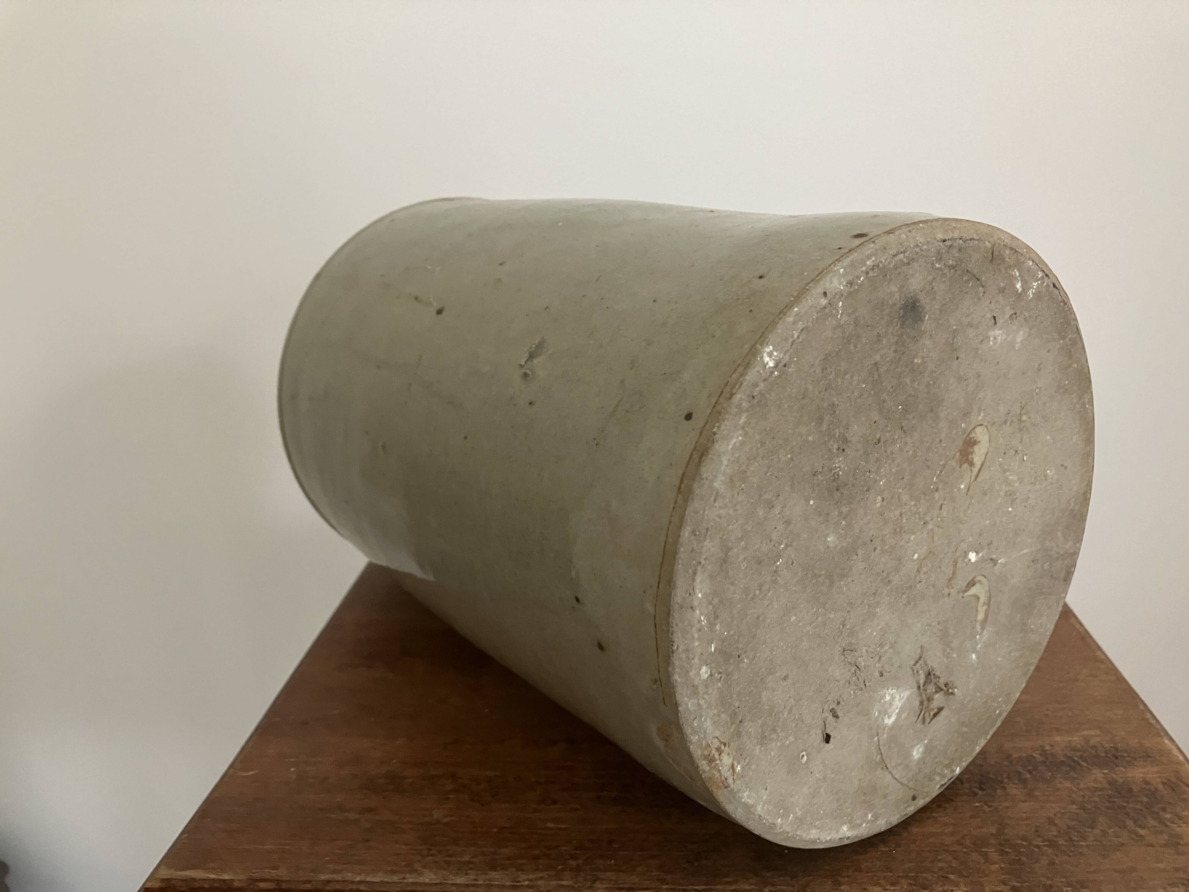 Large cylindrical pot in glazed stoneware