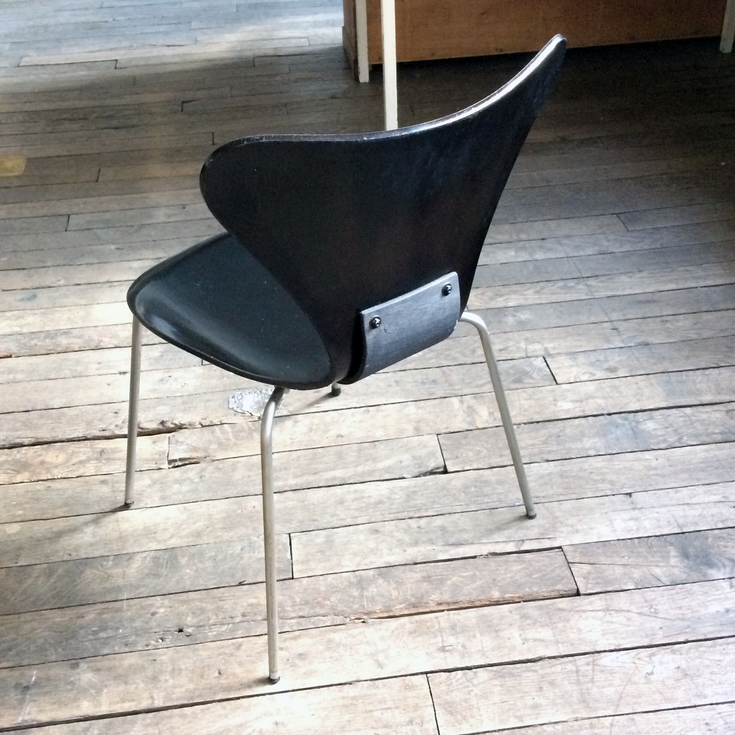 Four vintage ants chairs by Arne Jacobsen