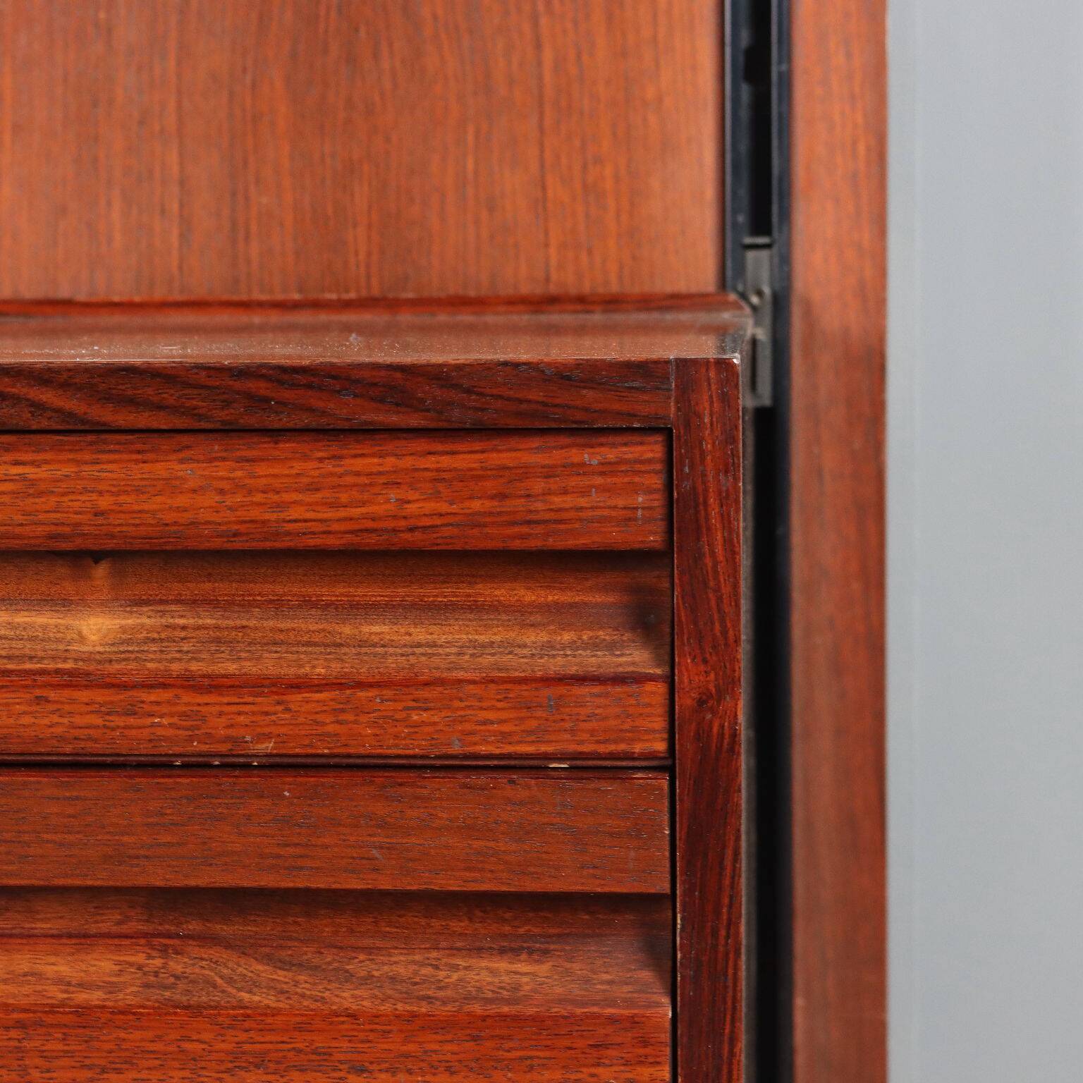 Bookcase 'E22' by Osvaldo Borsani for Tecno - 1960s