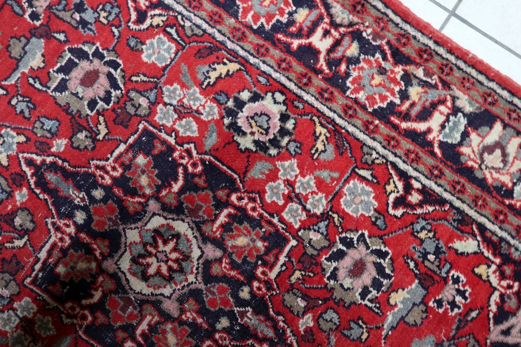 Handmade vintage Persian Hamadan rug 132cm x 196cm, 1950s