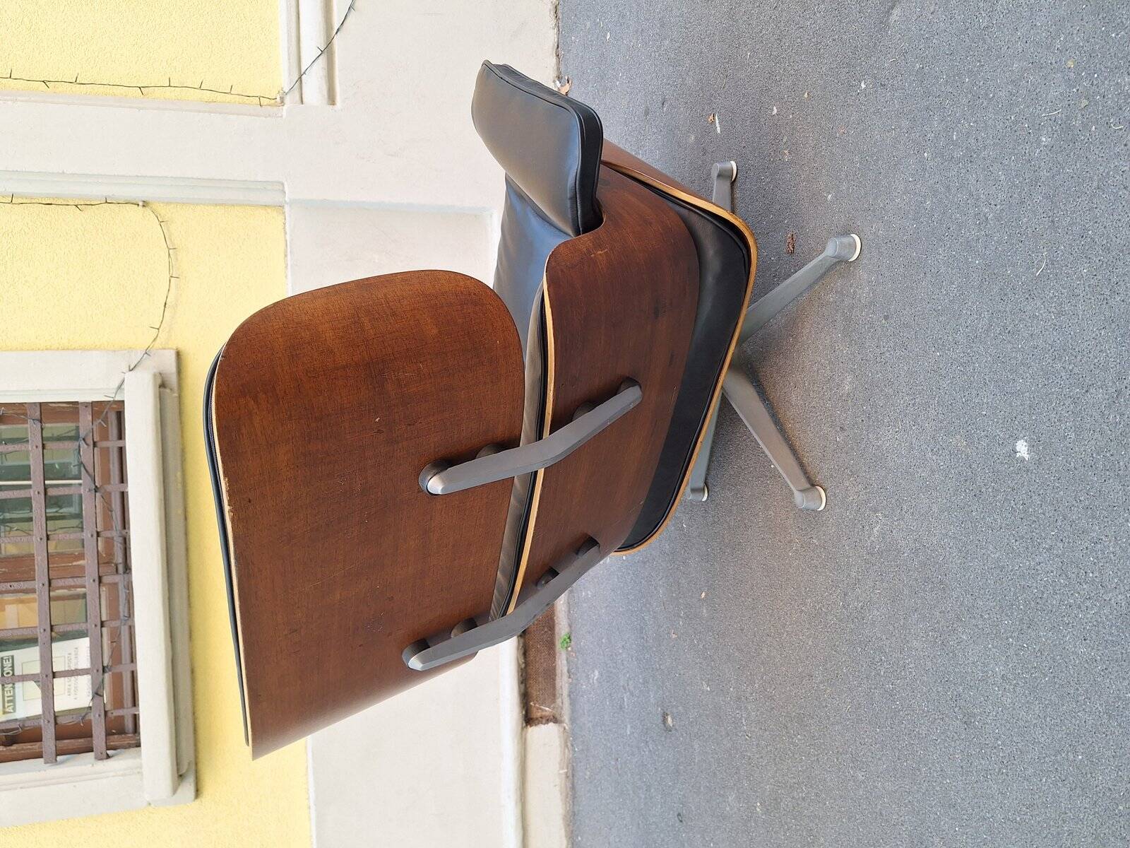 Vintage Lounge Chair in Black Leather by Charles Eames and Ray Eames for Herman Miller, 1960s