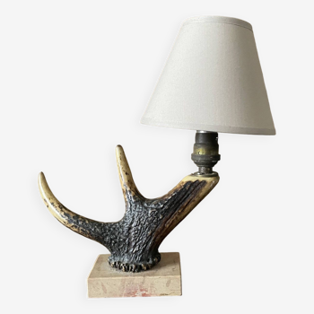 Lampe à poser en corne