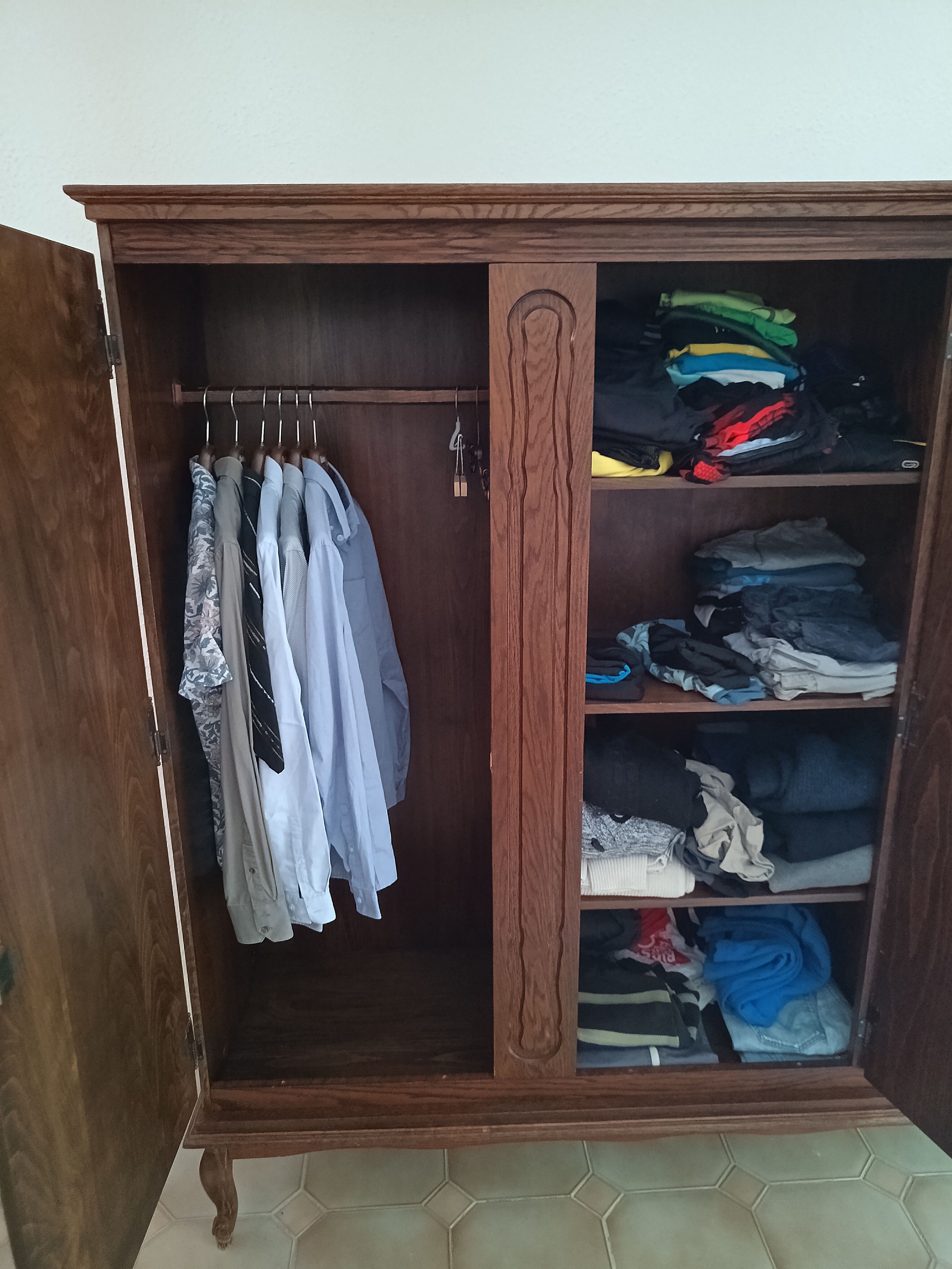 Large antique solid wood wardrobe – 195 x 182 x 55 cm