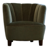 Curved Danish club chair from the mid-century, in the style of Viggo Boesen, 1940s.