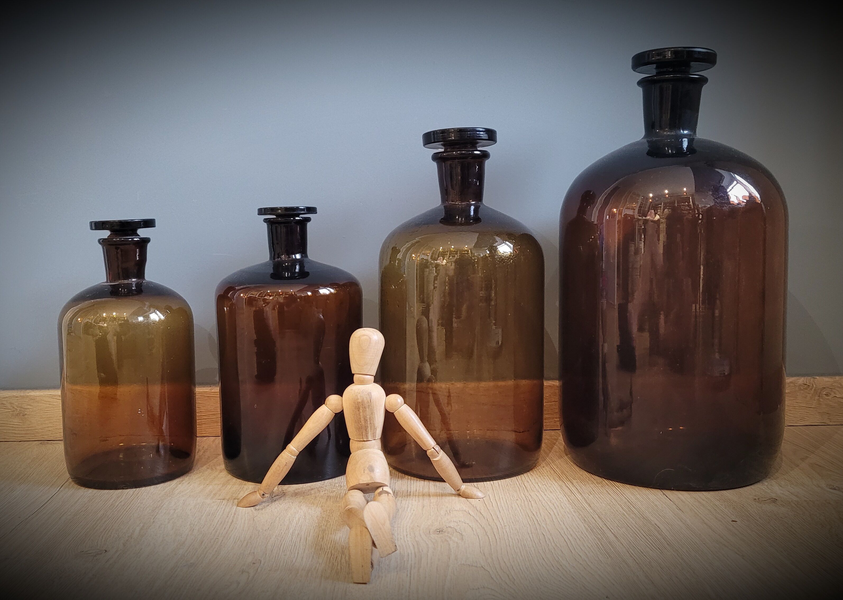 Apothecary bottle
