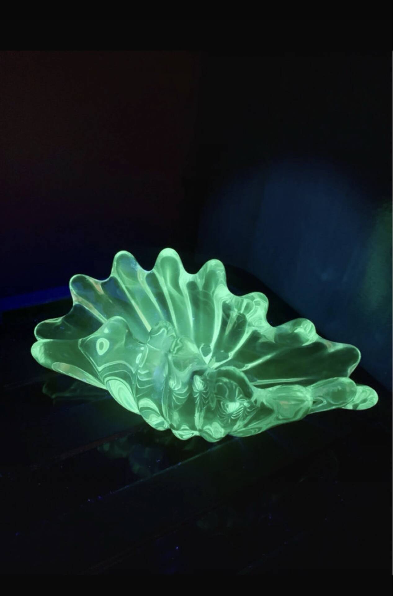 Ouraline Coupe Blown Glass Bohemia Shell Sculpture 1950