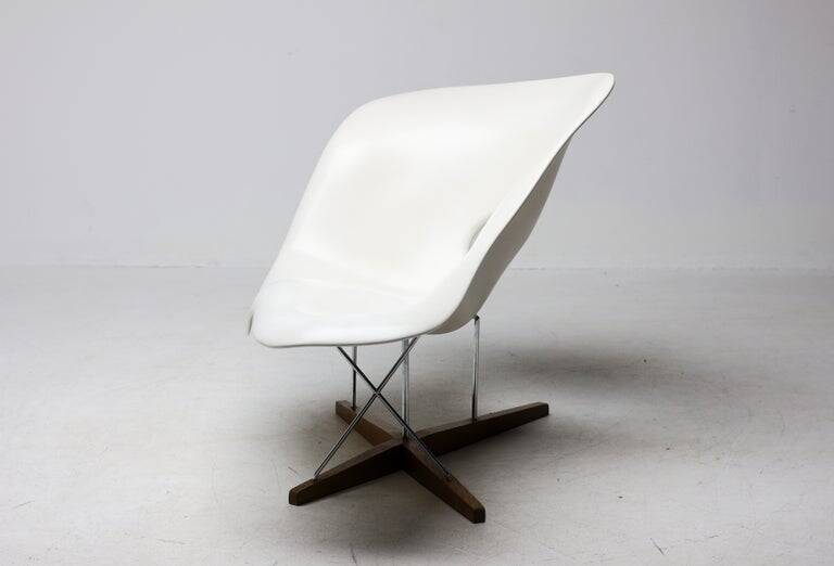 Early 2001 Vitra Eames La Chaise – Labeled, Sculptural Bone-White Patina