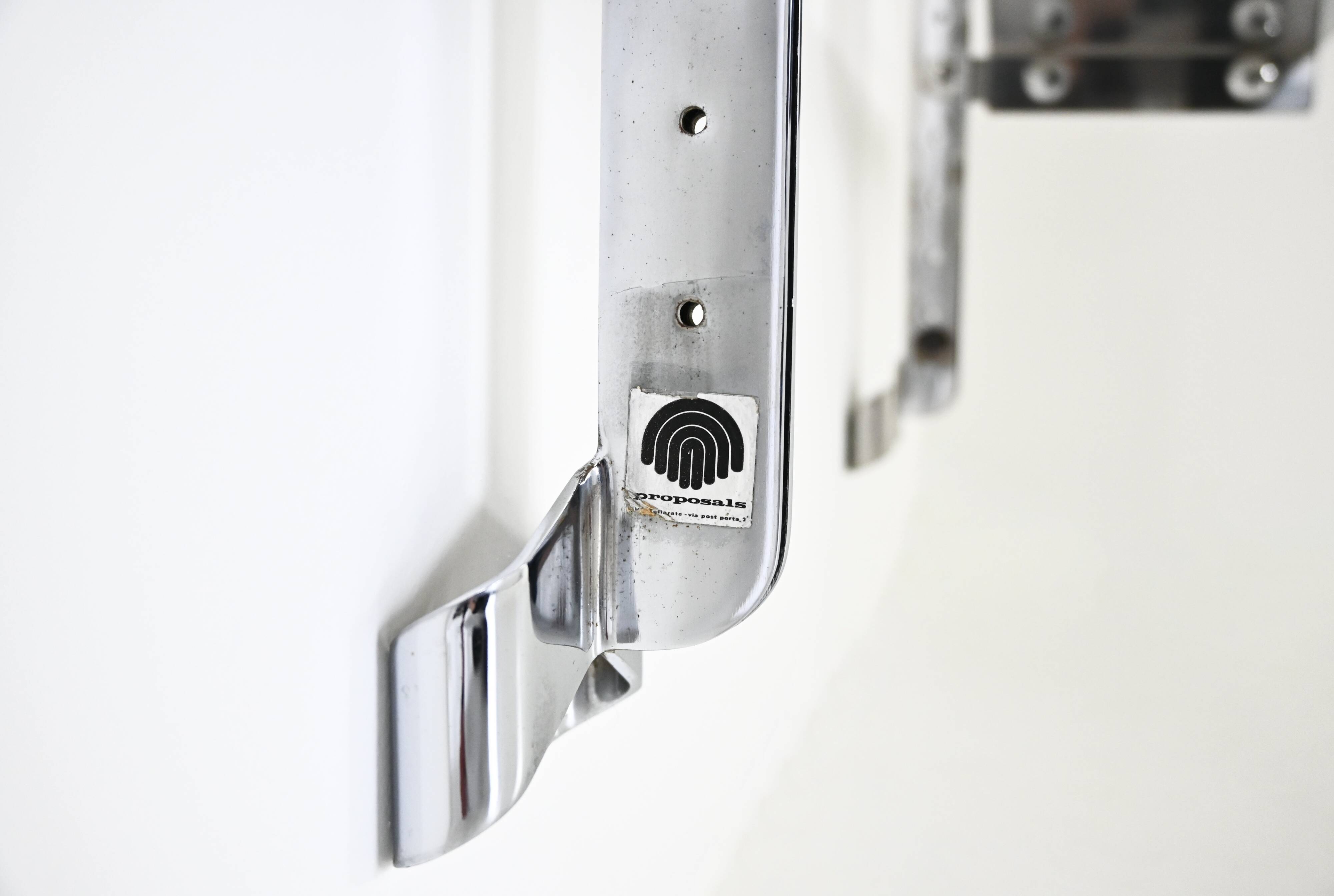 Pair of P700 wall units by Vittorio Introini for Saporiti, 1960s