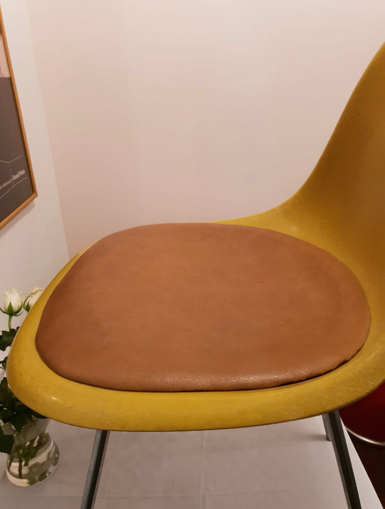 Charles and ray eames chair, dsx model, edited by herman millar for mobilier international