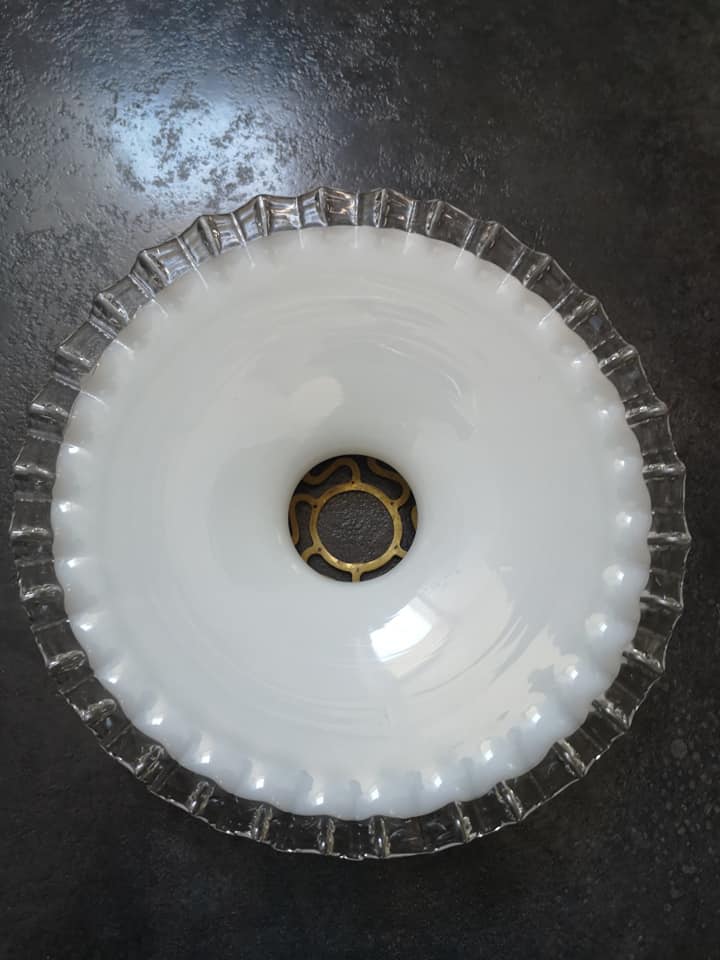 Lampshade suspension in opaline toothed white years 40 claw brass small model Ø 20.5 cm