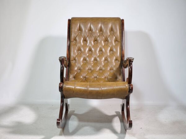 Fauteuil à bascule vintage Chesterfield en cuir et bois, années 1920
