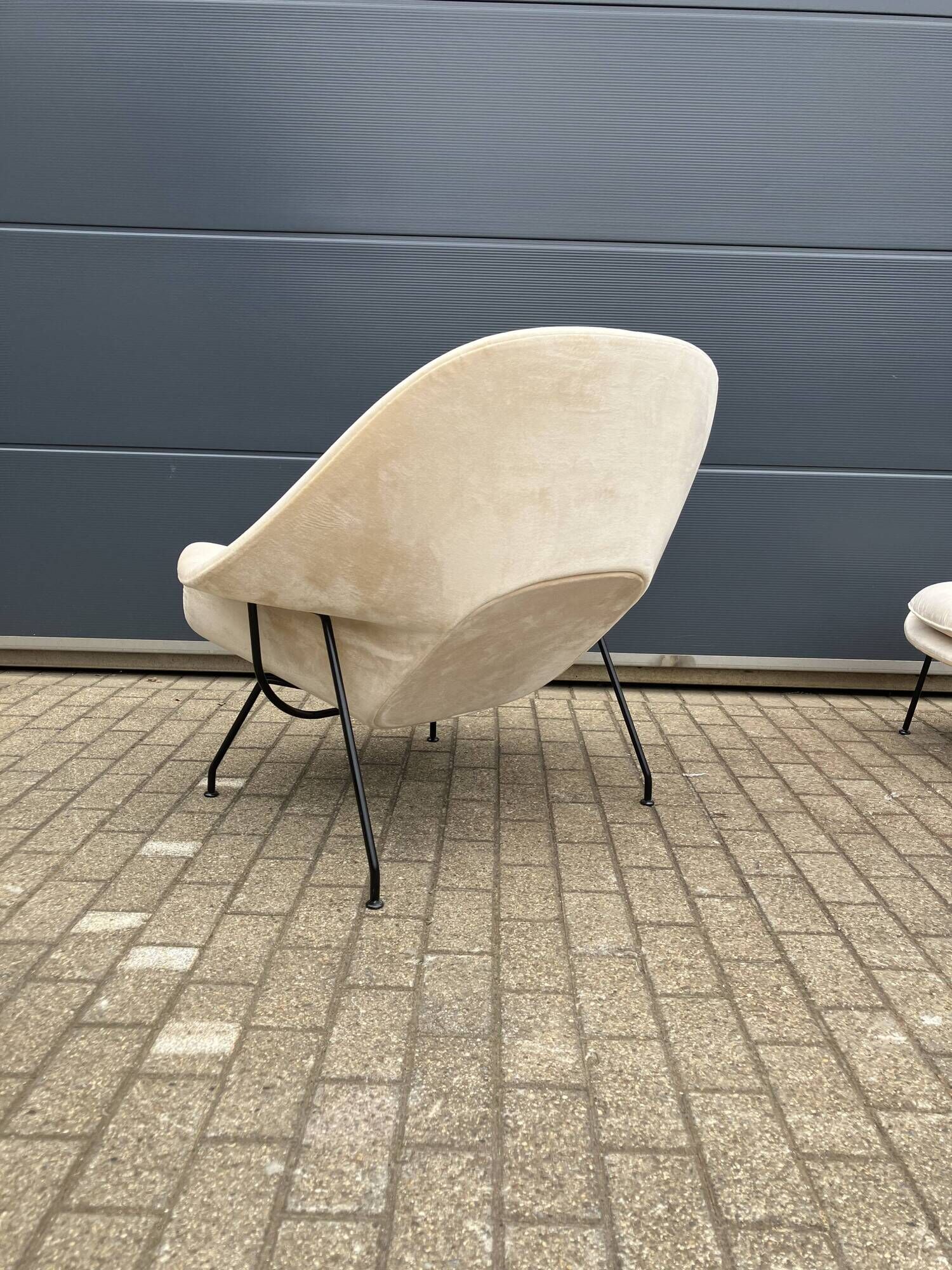 Knoll Womb chair + ottoman Eero Saarinen Beige Sand color, perfect condition!