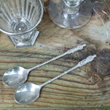 Set of 2 souvenir spoons in silver metal