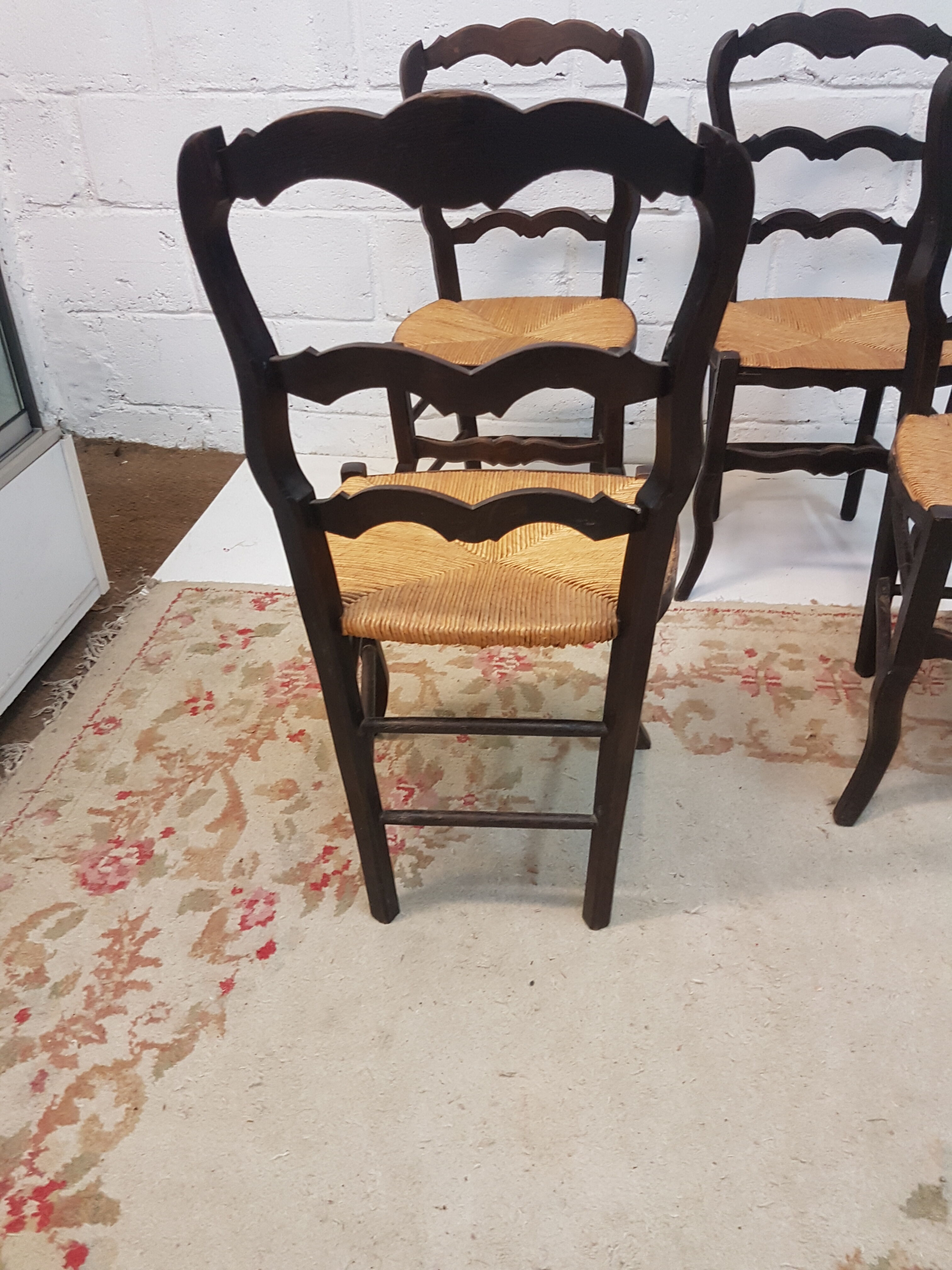 Series of 4 chairs