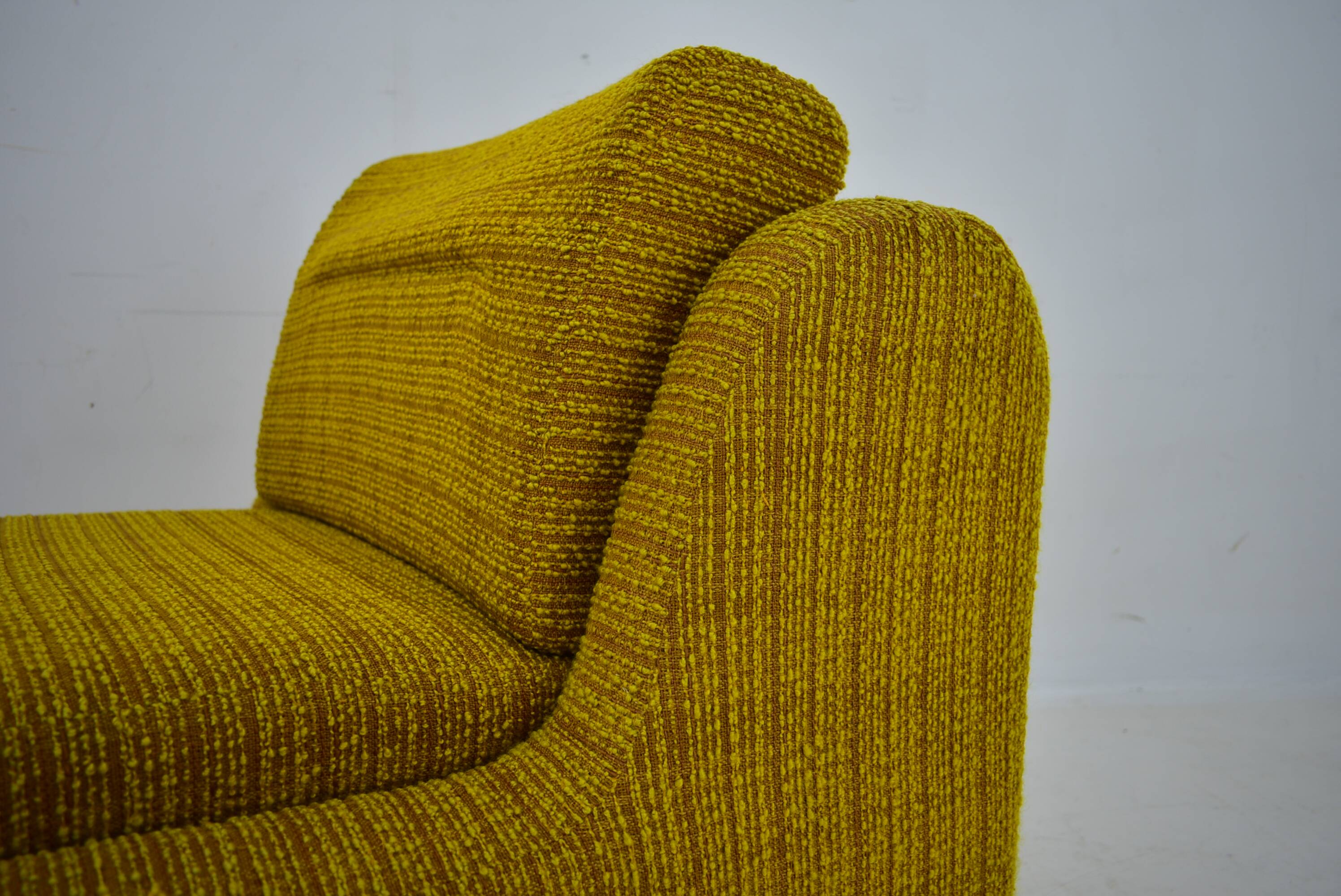 1970s architect Milan Čeček armchair Apolo 92 for Interiér Praha, Czechoslovakia