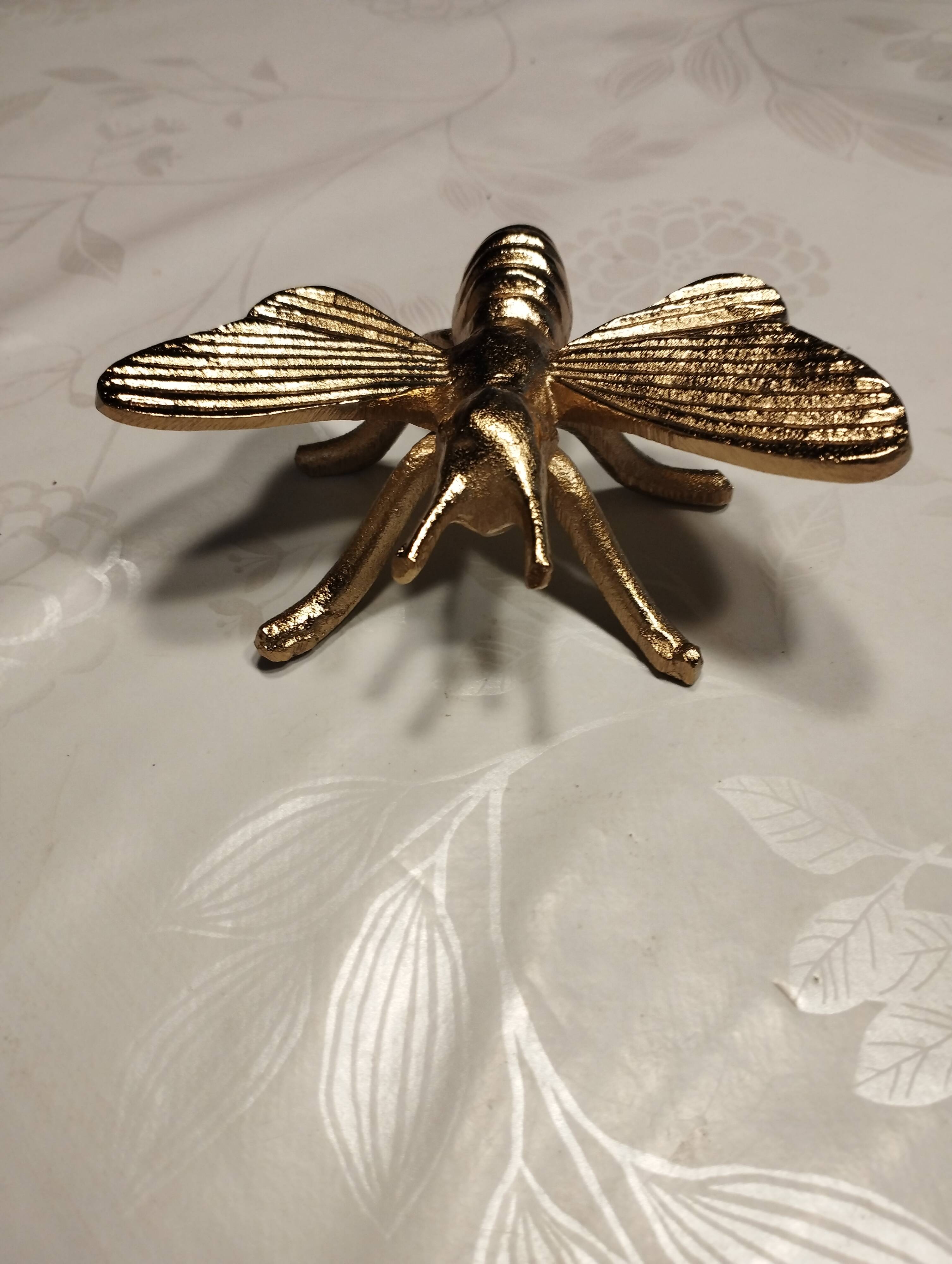 paperweight - decoration to place - bee insect in gold metal