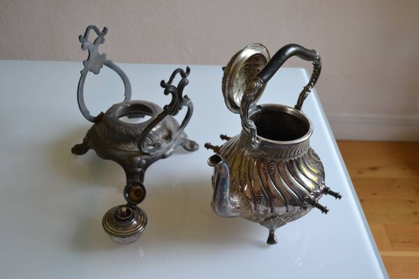 théière ou samovar art nouveau en métal argenté orfèvre Victor Saglier