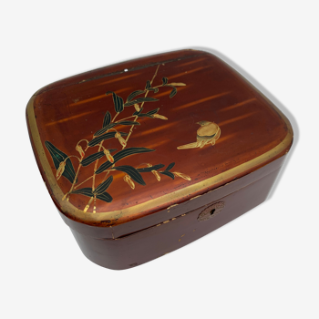 Japanese lacquered wood box decorated with bird Japan Wood Lacquer box Meiji