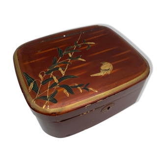 Japanese lacquered wood box decorated with bird Japan Wood Lacquer box Meiji
