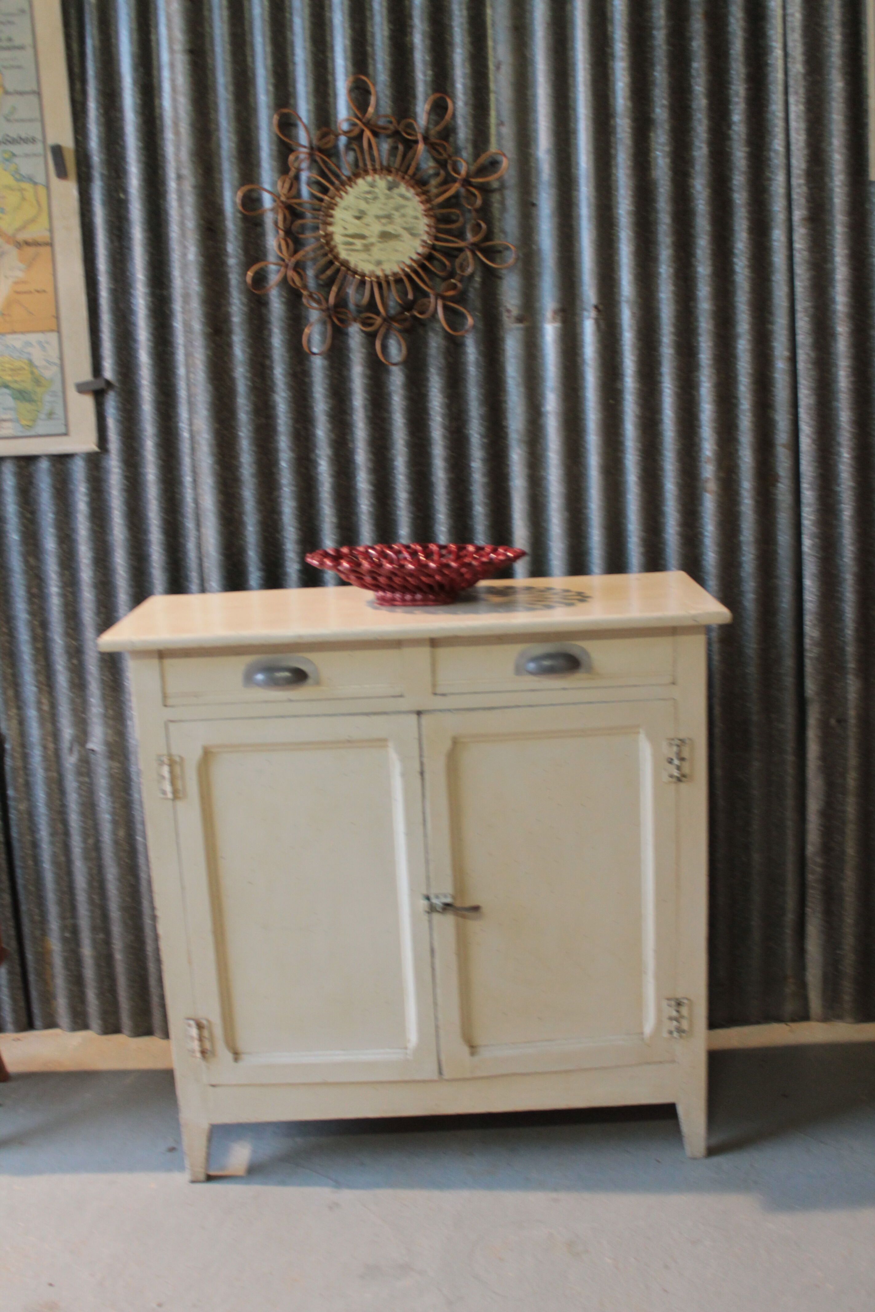 White parisian buffet