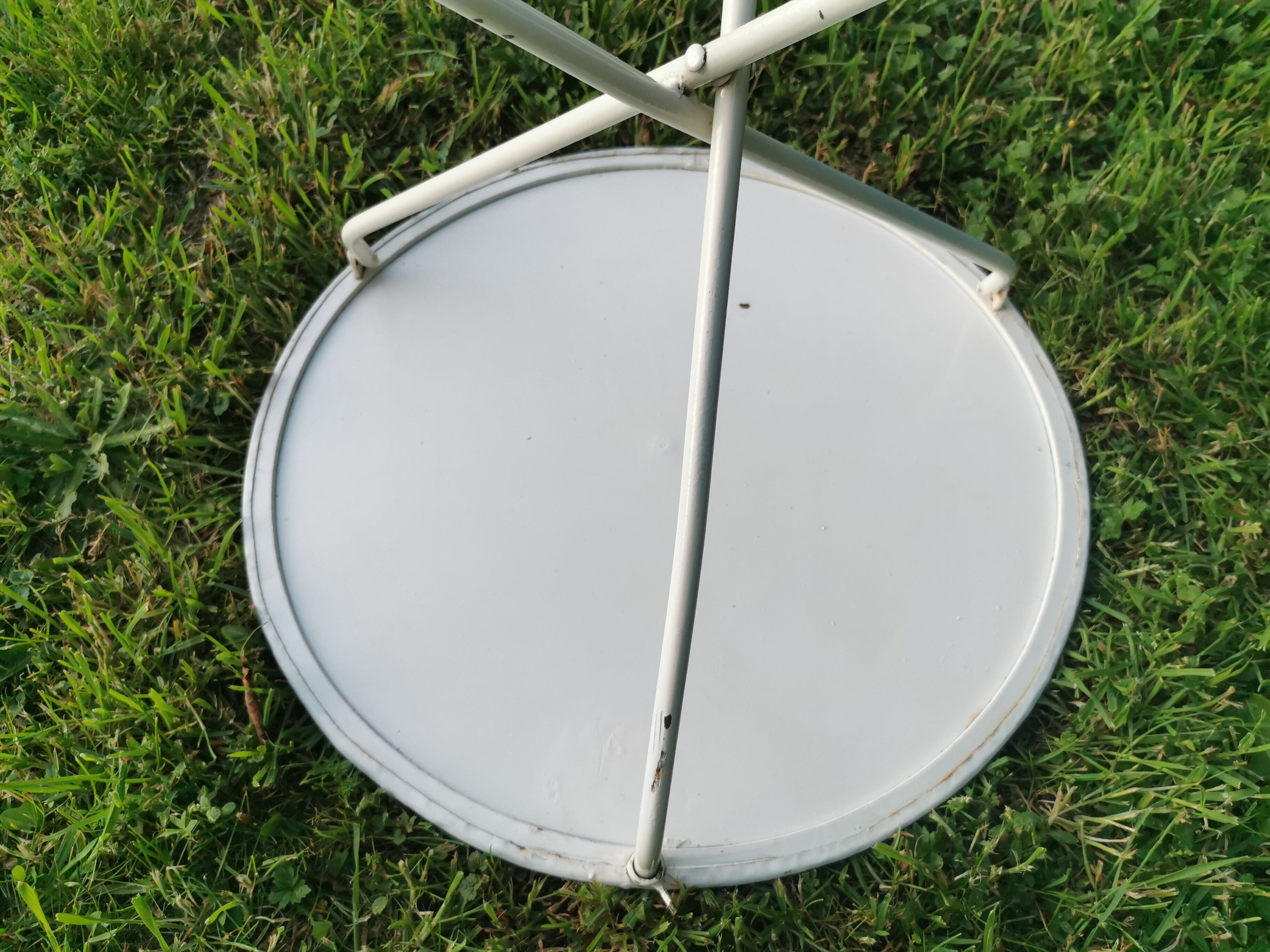 Fold-out tripode healing
