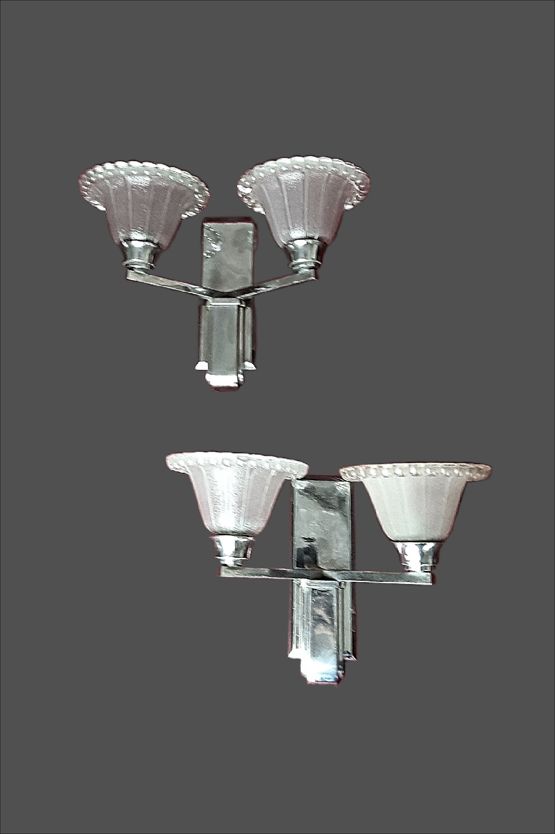EZAN France pair of Art Deco period wall lights