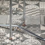 Original funkcionalism flower table model no. 1069, Vichr a spol. Prague 30ies