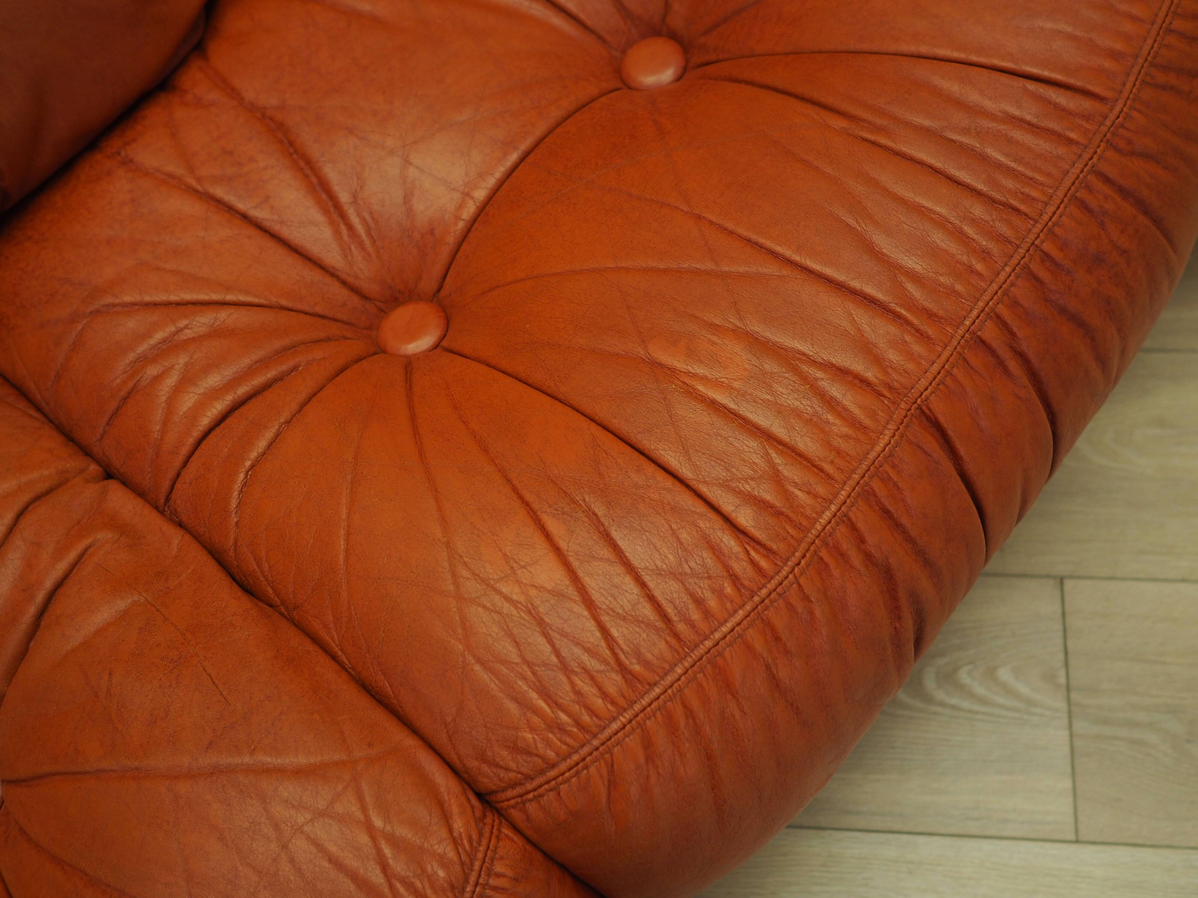 Red leather sofa, Italian design, 1970s, manufacturer: PelleRossi