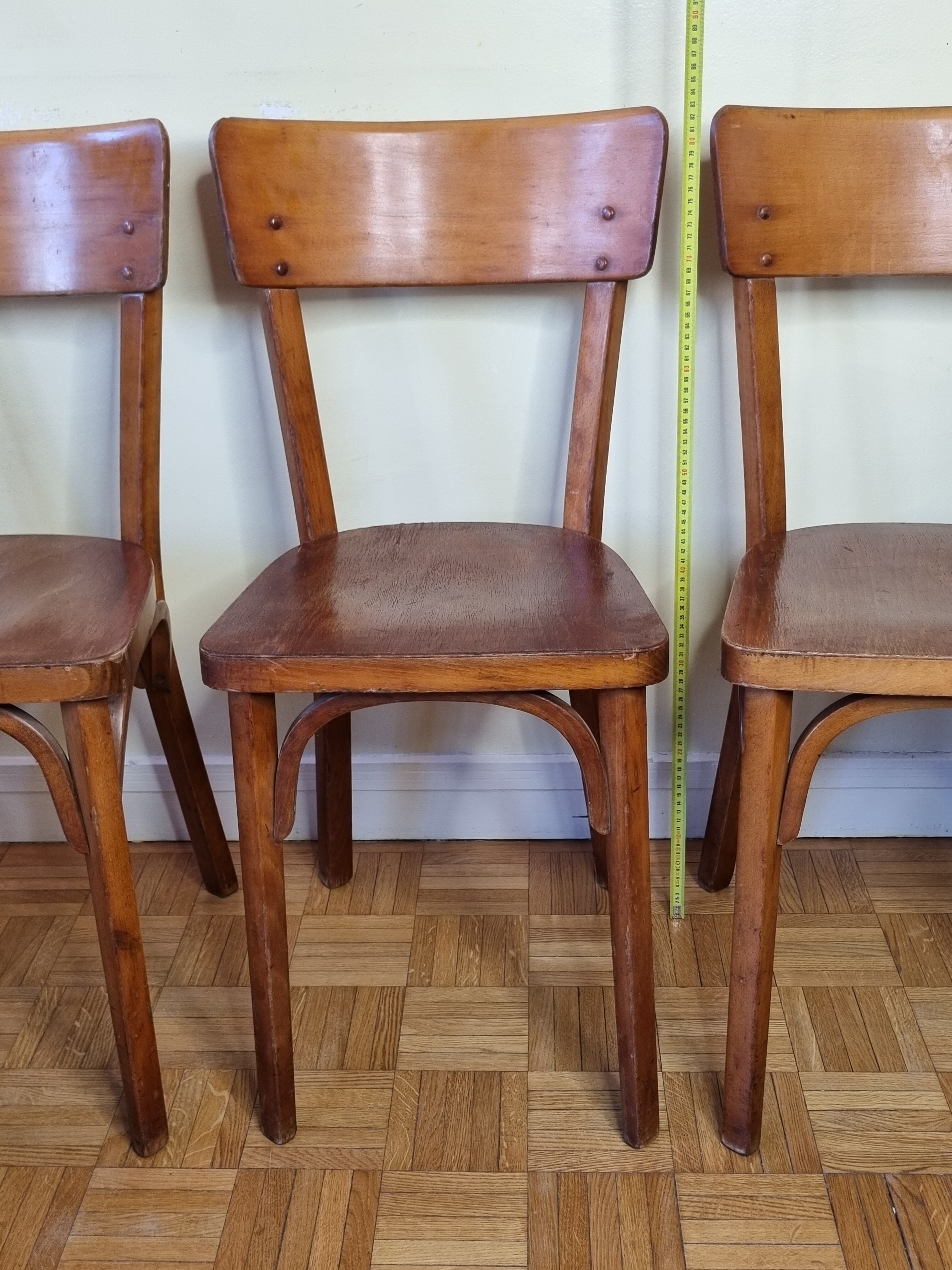 Ensemble de trois chaises bistrot Baumann