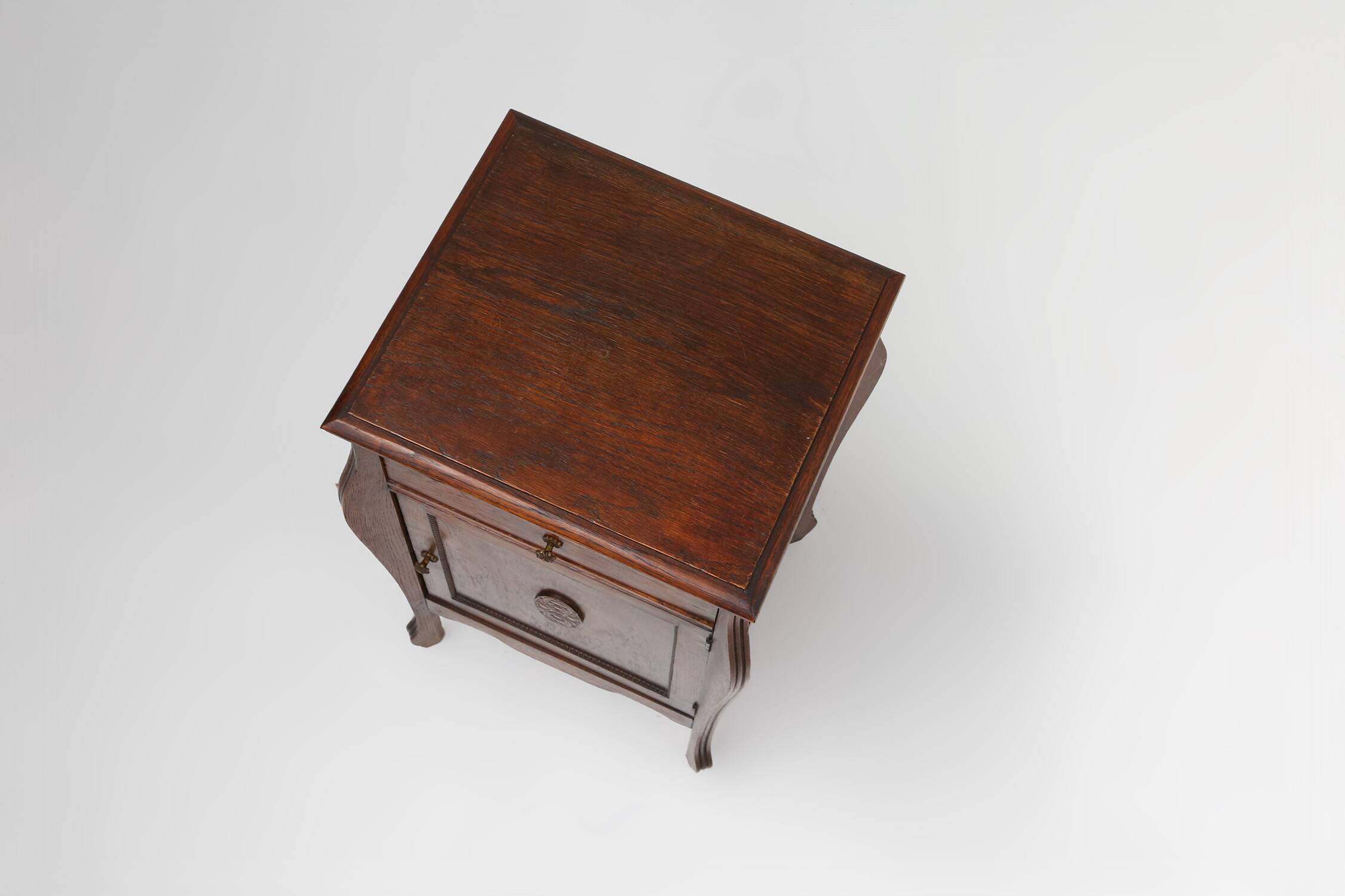 Art Nouveau night stand in oak, France ca. 1910
