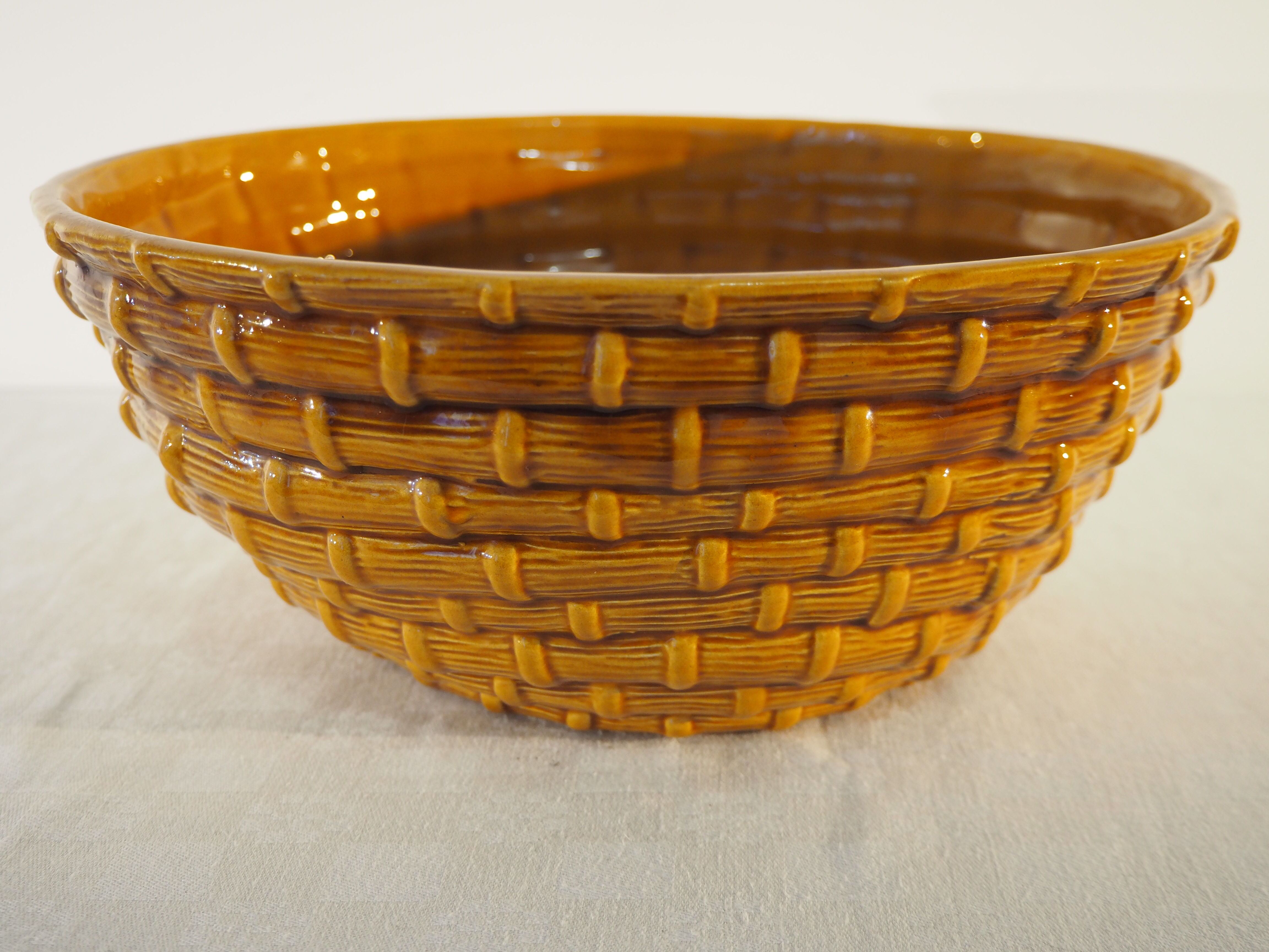 Ceramic salad dish Vintage imitation straw