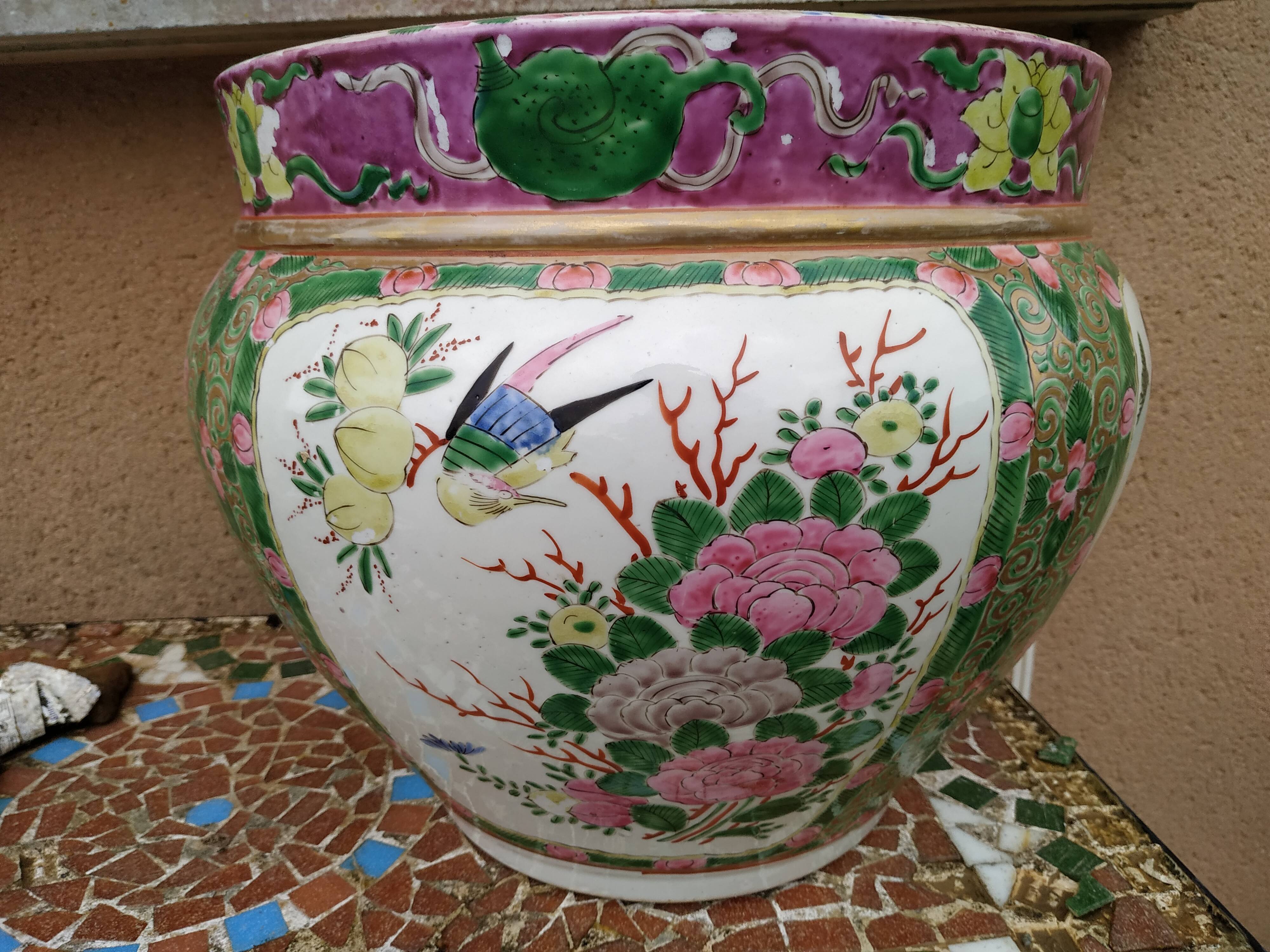 Jar in the style of Canton mid-20th