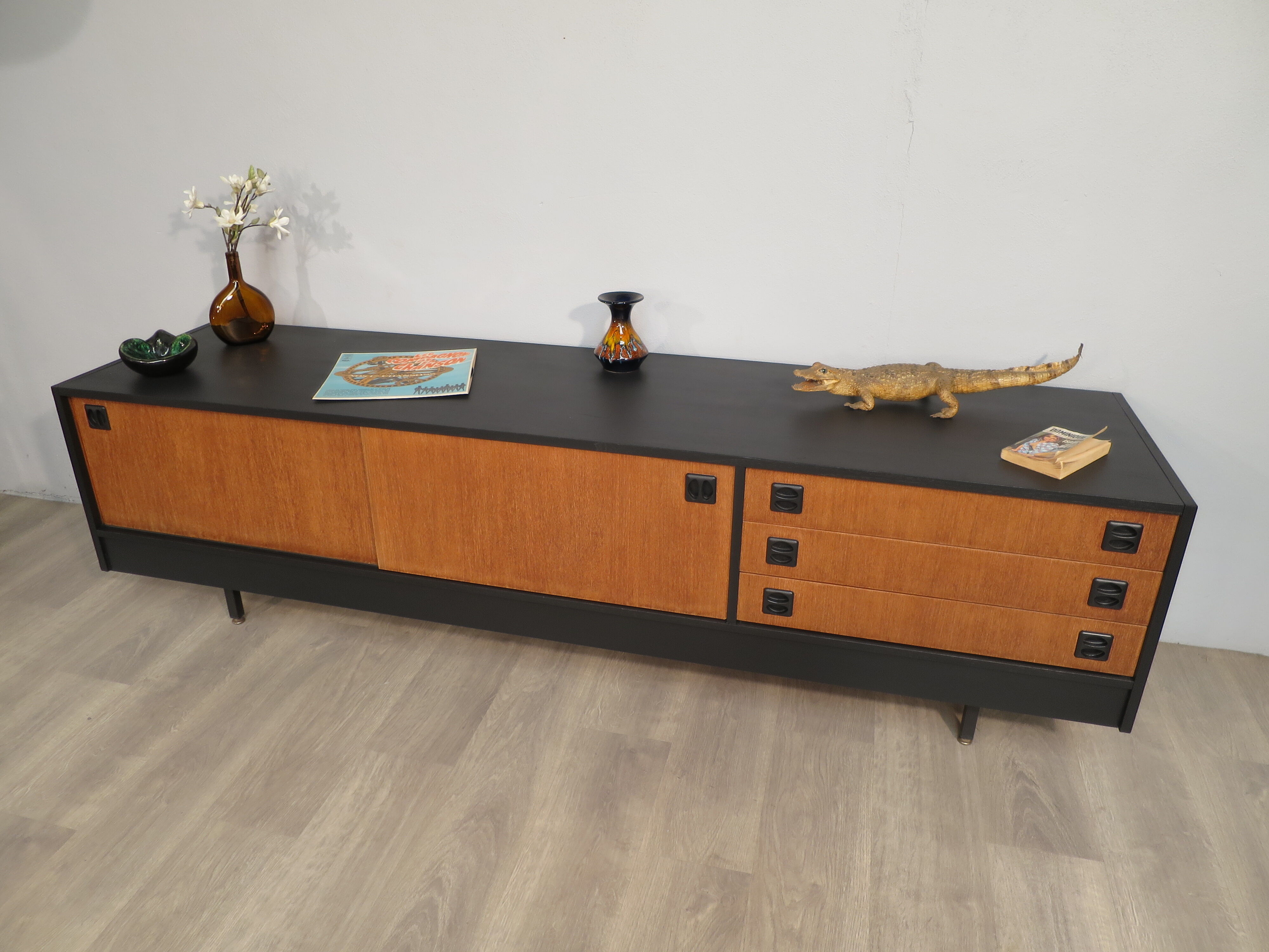 70s sideboard in teak