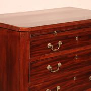 Commode d'époque George III En Acajou avec tirette - 18° Siècle
