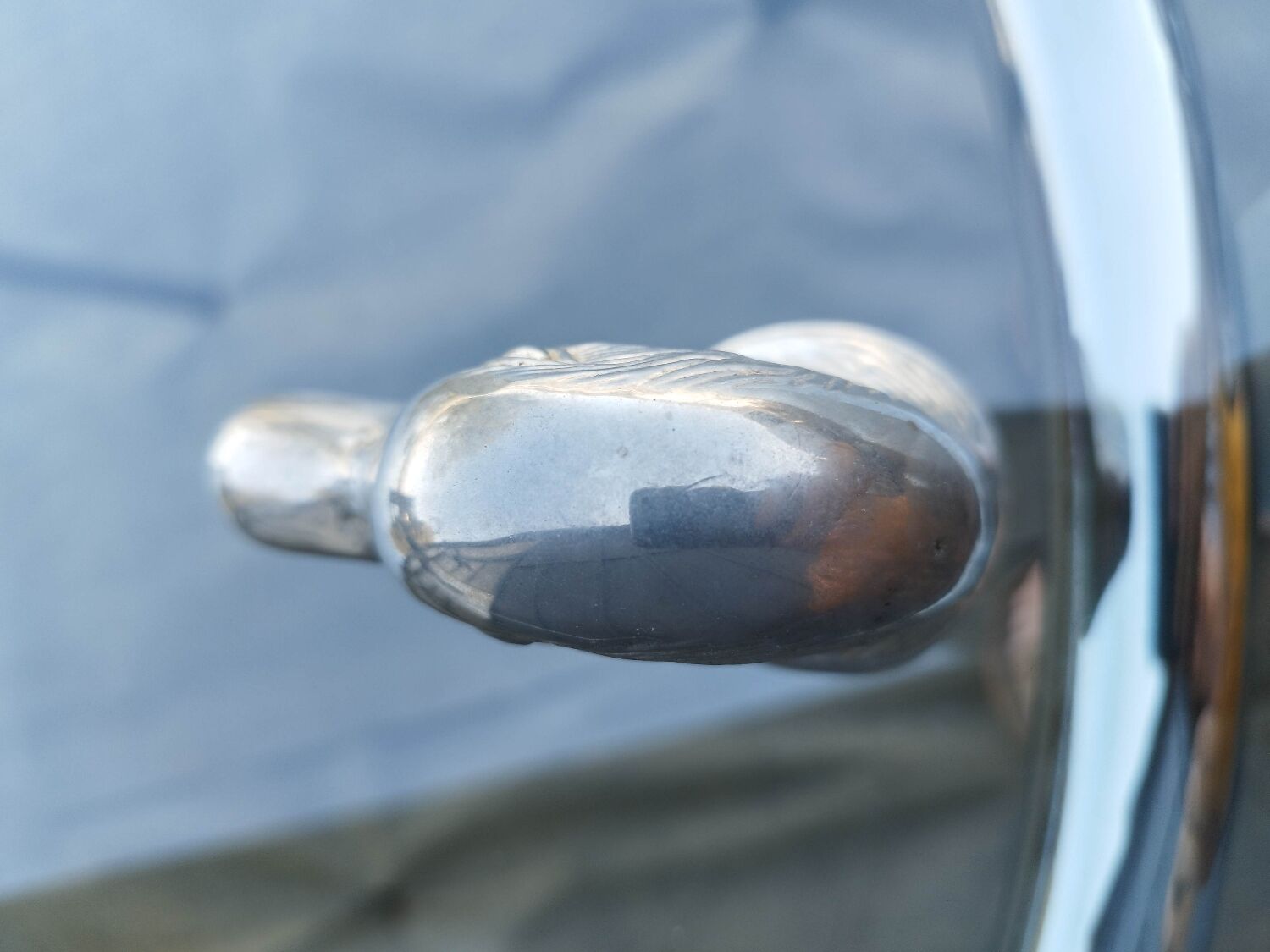 Silver metal duck head bottle opener